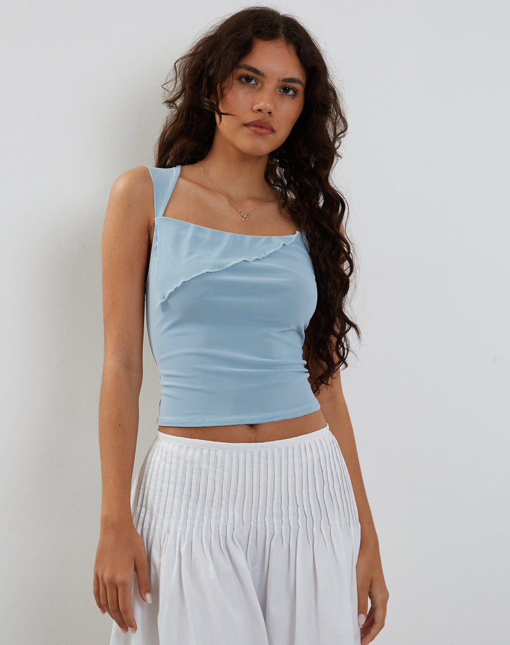 Top de malla Sambu en azul pastel