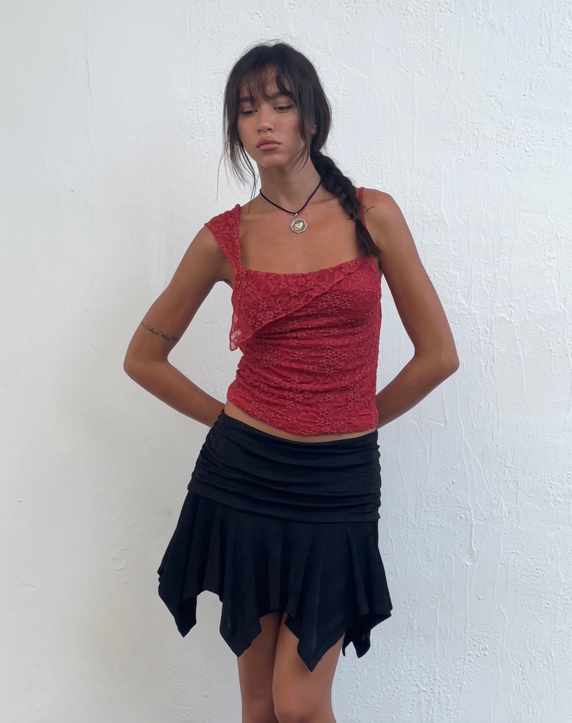 Imagen de Sambu Cami Top de Encaje en Rojo