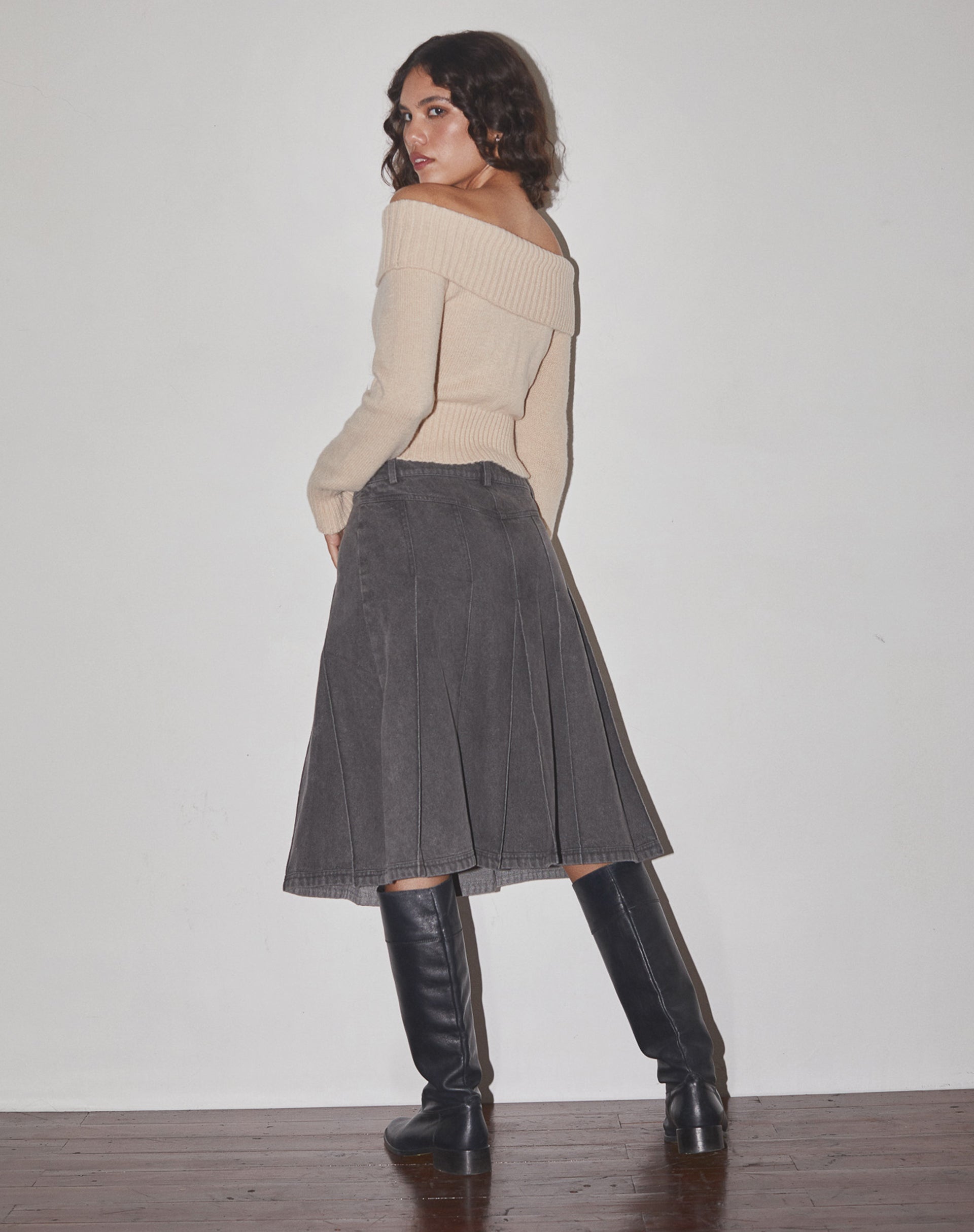 Imagen de Sanjani Falda midi vaquera plisada en gris lavado