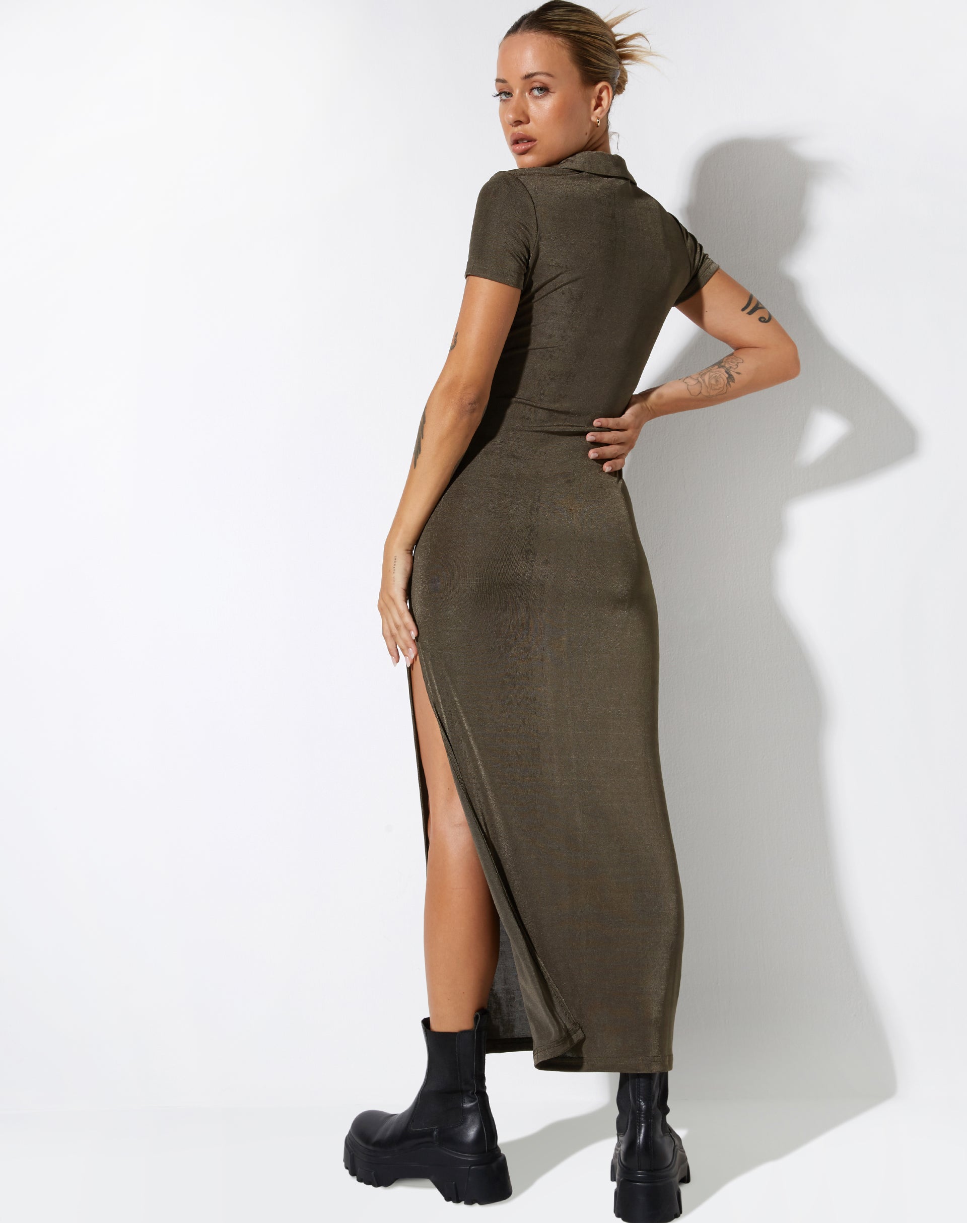IMAGEN DEL Maxi Vestido Savita en Oliva Oscuro