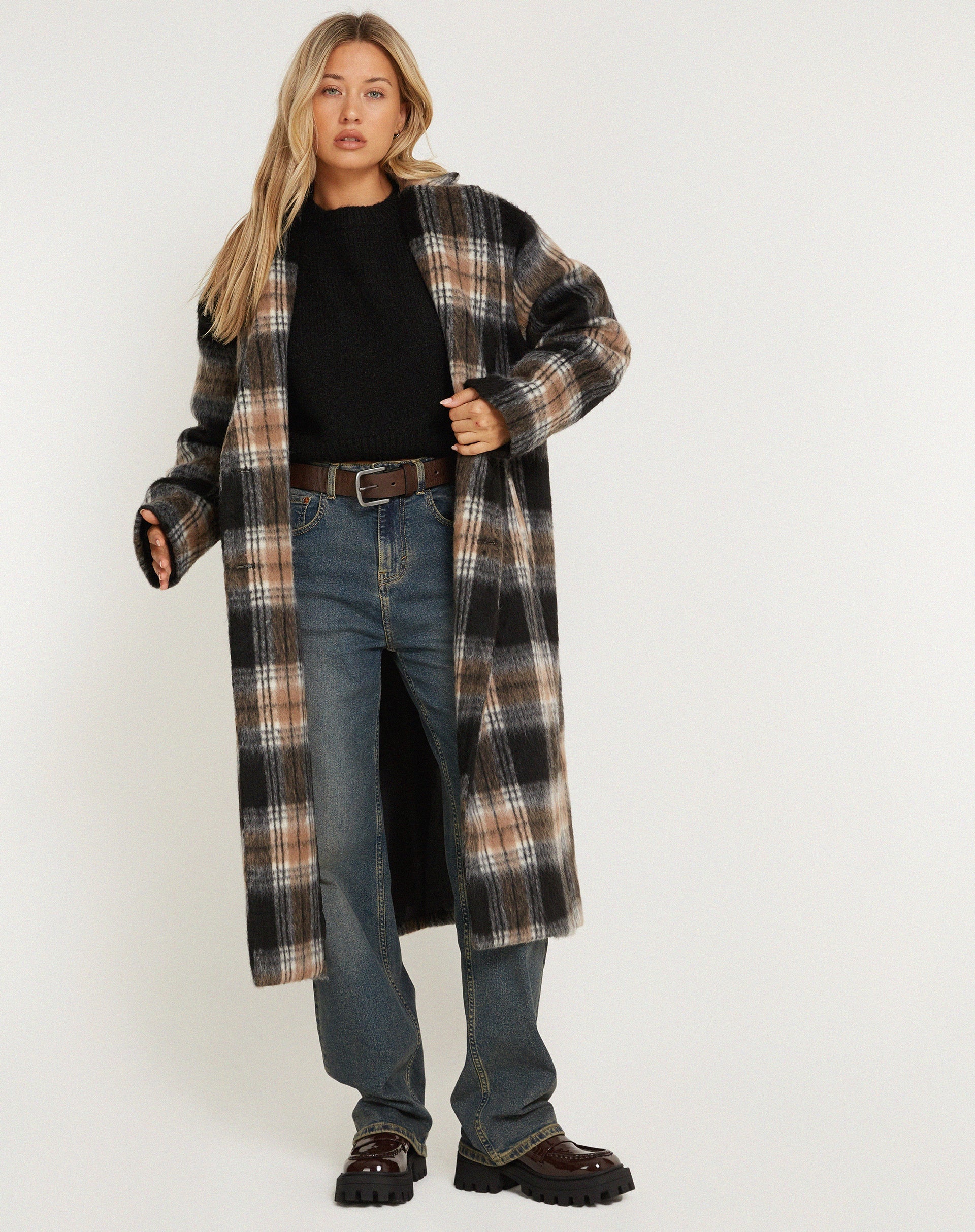 imagen de Sawai Coat en negro y marrón