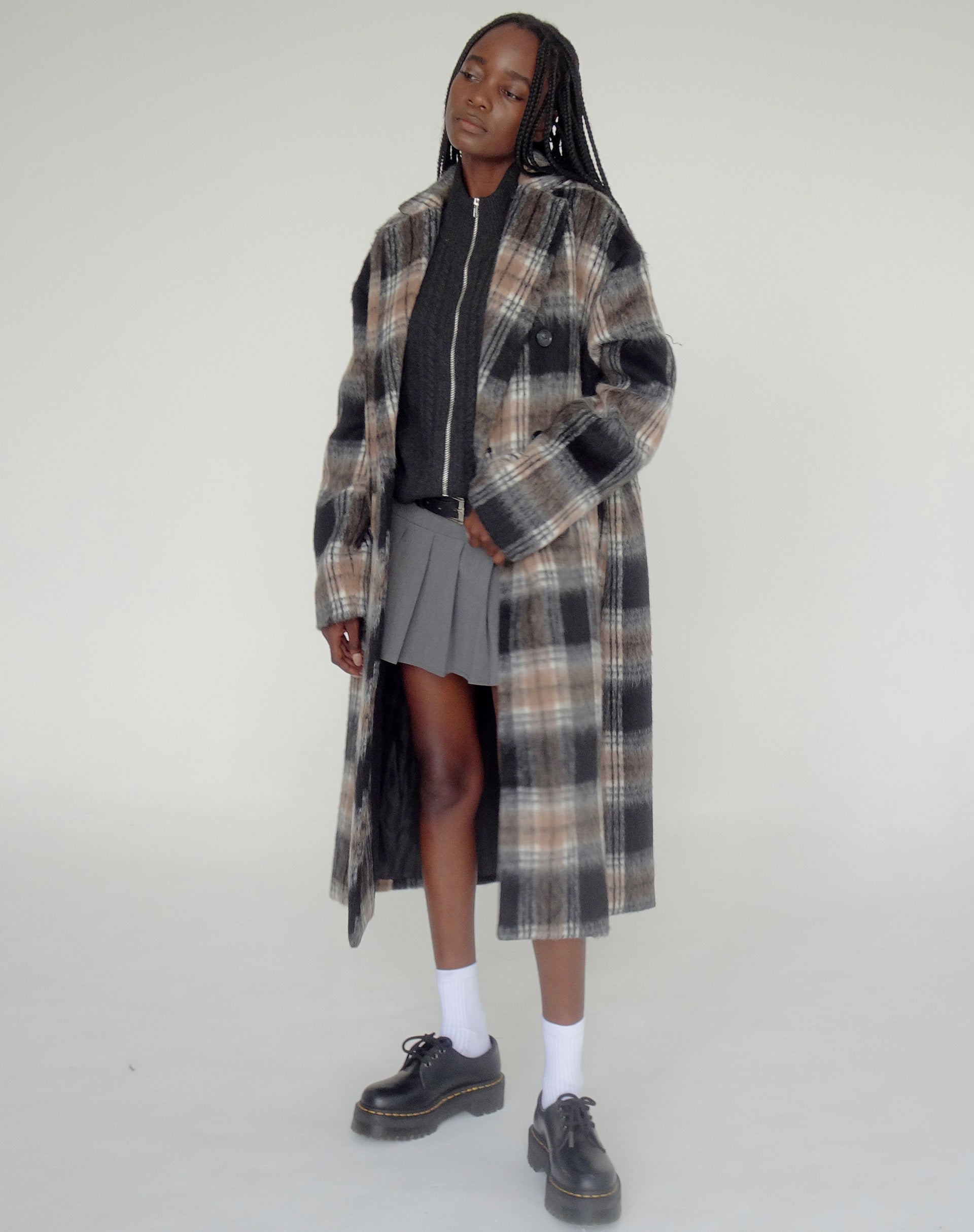 imagen de Sawai Coat en negro y marrón