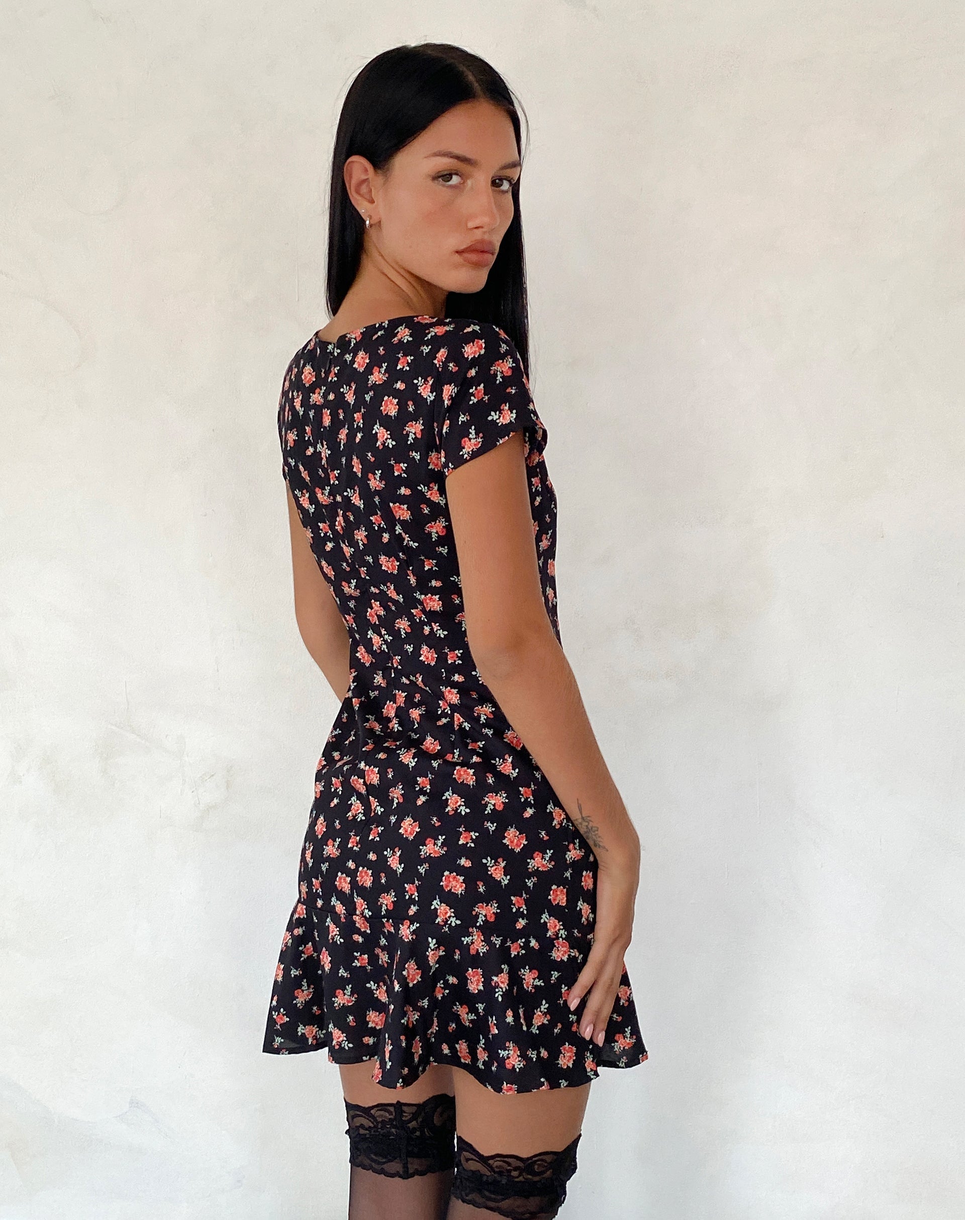 Imagen de Seleg Mini Dress in Flowing Rose Negro