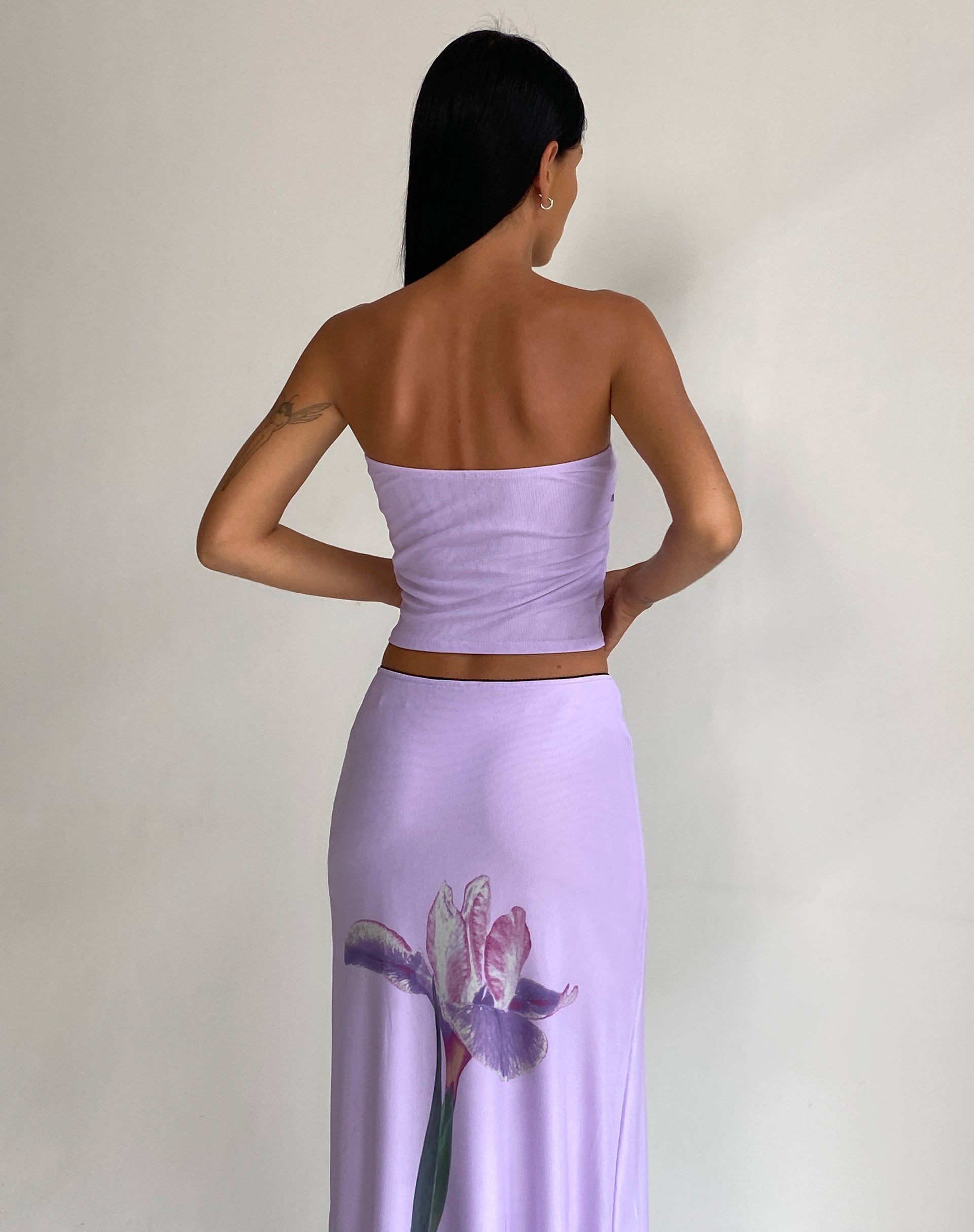 imagen de Shae Bandeau Top en Flor Lila Colocación