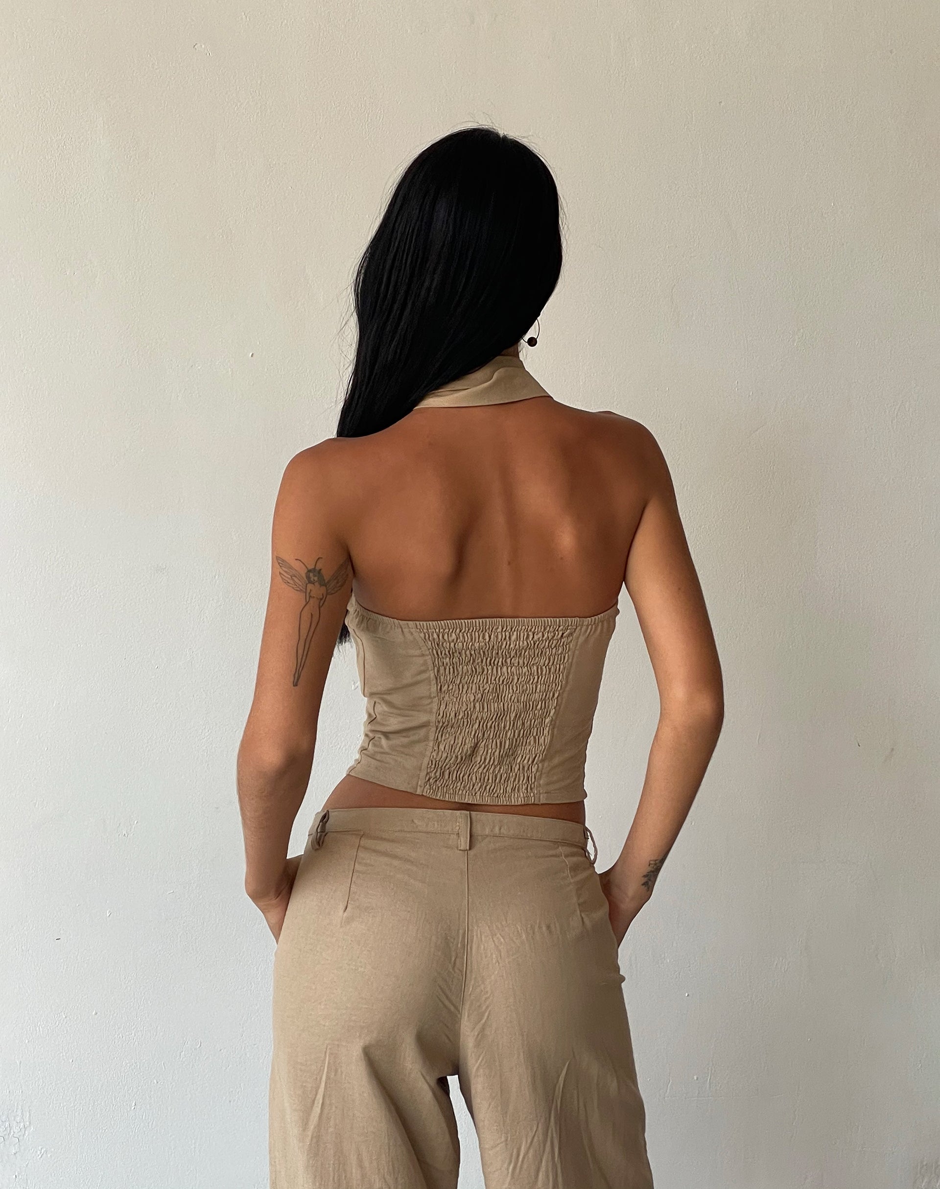 Imagen del conjunto MOTEL X JACQUIE Shaloe Bandeau Top and Scarf en Topo claro