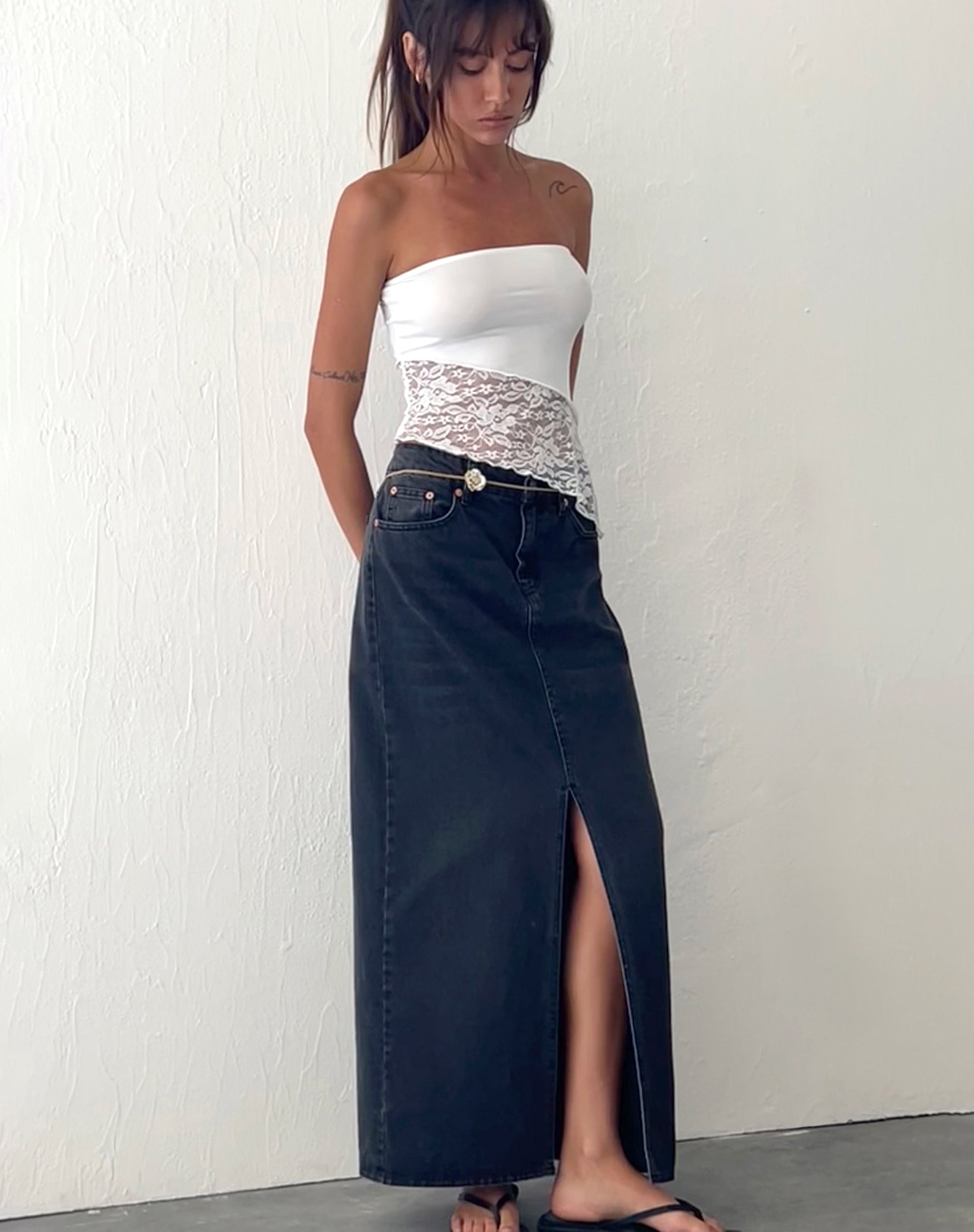 Imagen de Shanda Bandeau Top de encaje blanco