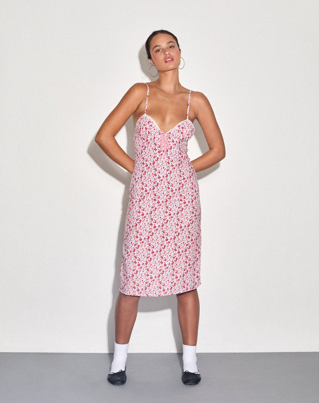 Vestido Sharon Midi en Floral Rojo Rubor Ditsy