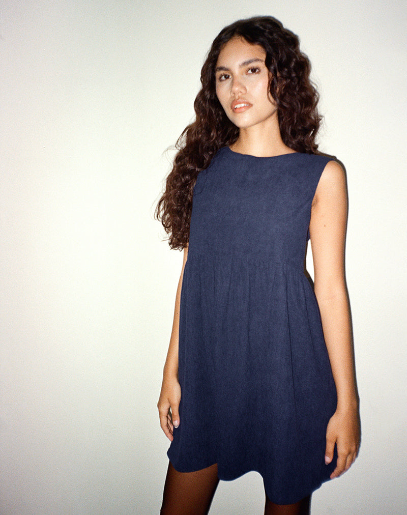 Imagen del minivestido Sheba en babycord azul tinta