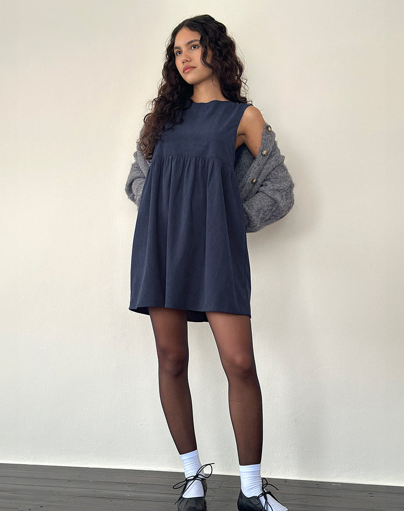 Imagen del minivestido Sheba en babycord azul tinta