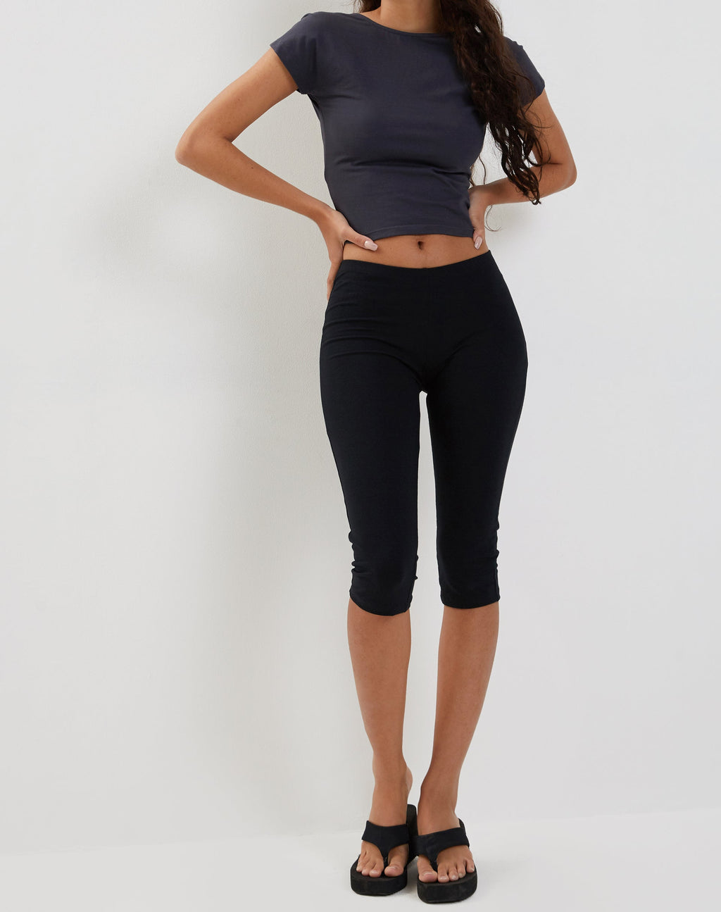 Pantalón Shine Capri en licra negra