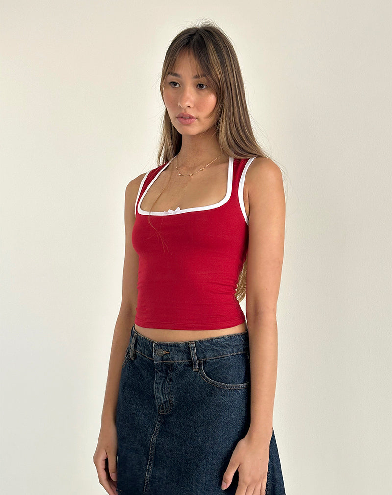 Imagen de Shinju Top en rojo adrenalina con ribete blanco