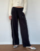 Imagen de Shobi Wide Leg Jogger en negro con ribetes grises