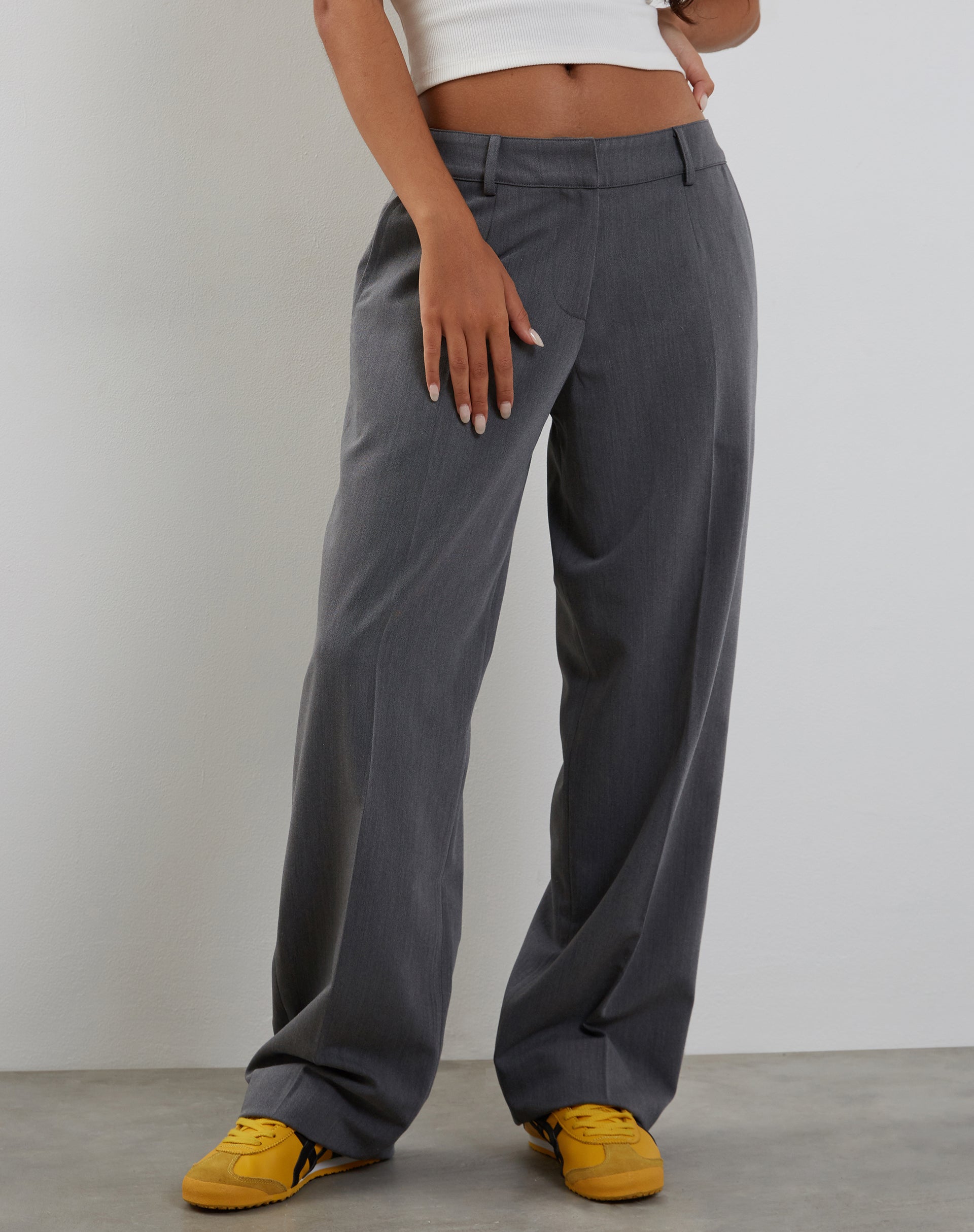 imagen de Sirkia Low Rise Tailored Trouser en Charcoal