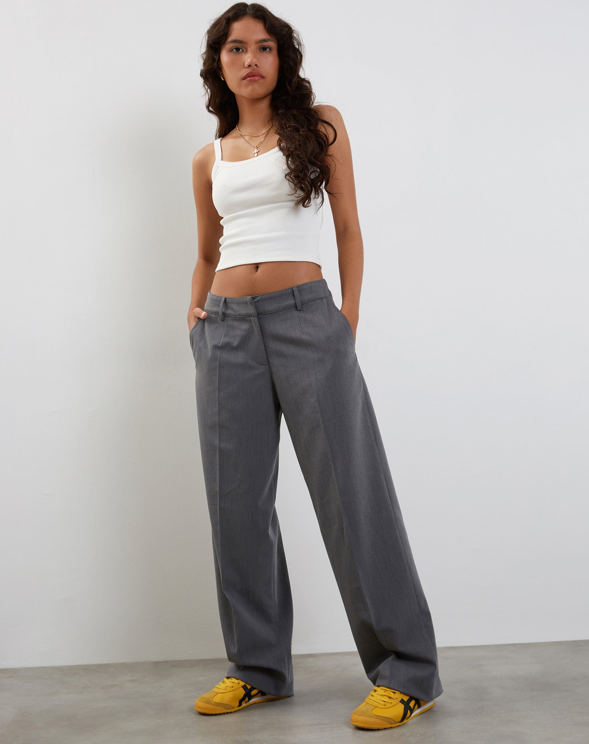imagen de Sirkia Low Rise Tailored Trouser en Charcoal