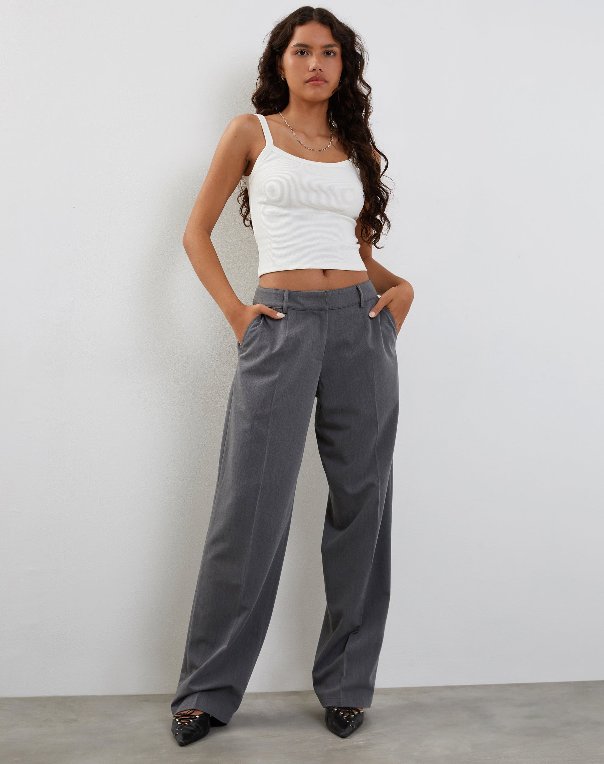 imagen de Sirkia Low Rise Tailored Trouser en Charcoal