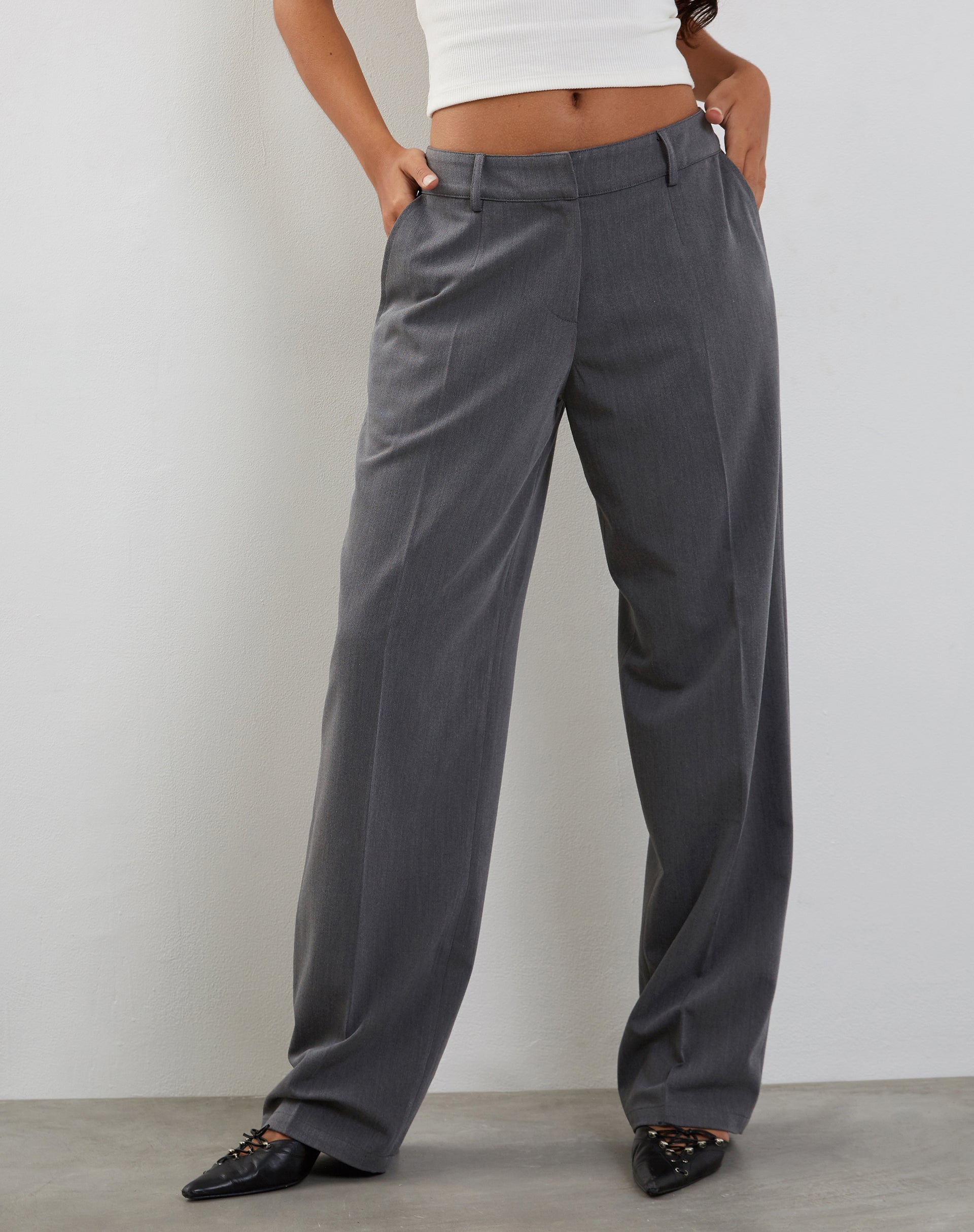imagen de Sirkia Low Rise Tailored Trouser en Charcoal