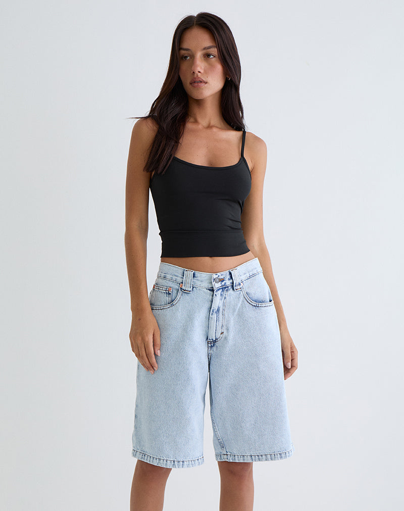 Pantalón corto skater de tiro bajo en azul claro de los años 80