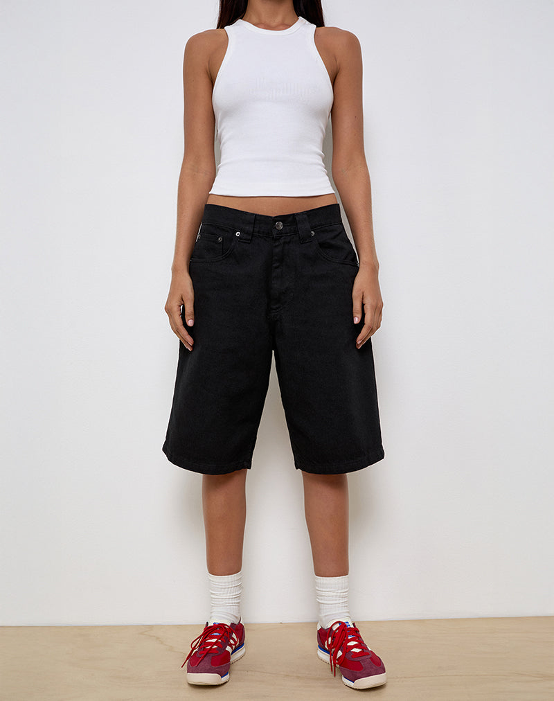 Pantalón corto skater de tiro bajo en denim negro enjuagado
