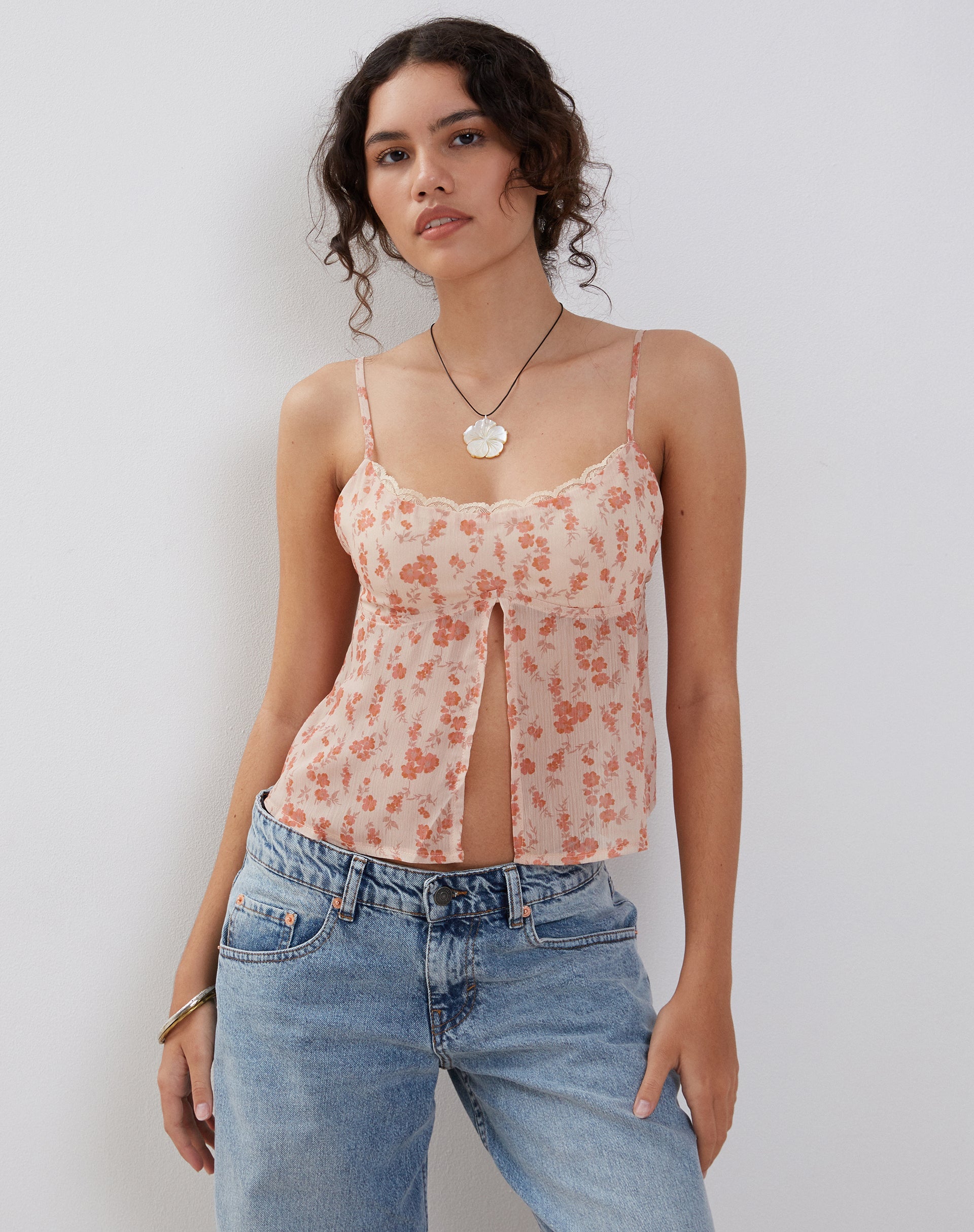 Imagen de Slavina Cami Butterfly Top en Flor de Cerezo Melocotón