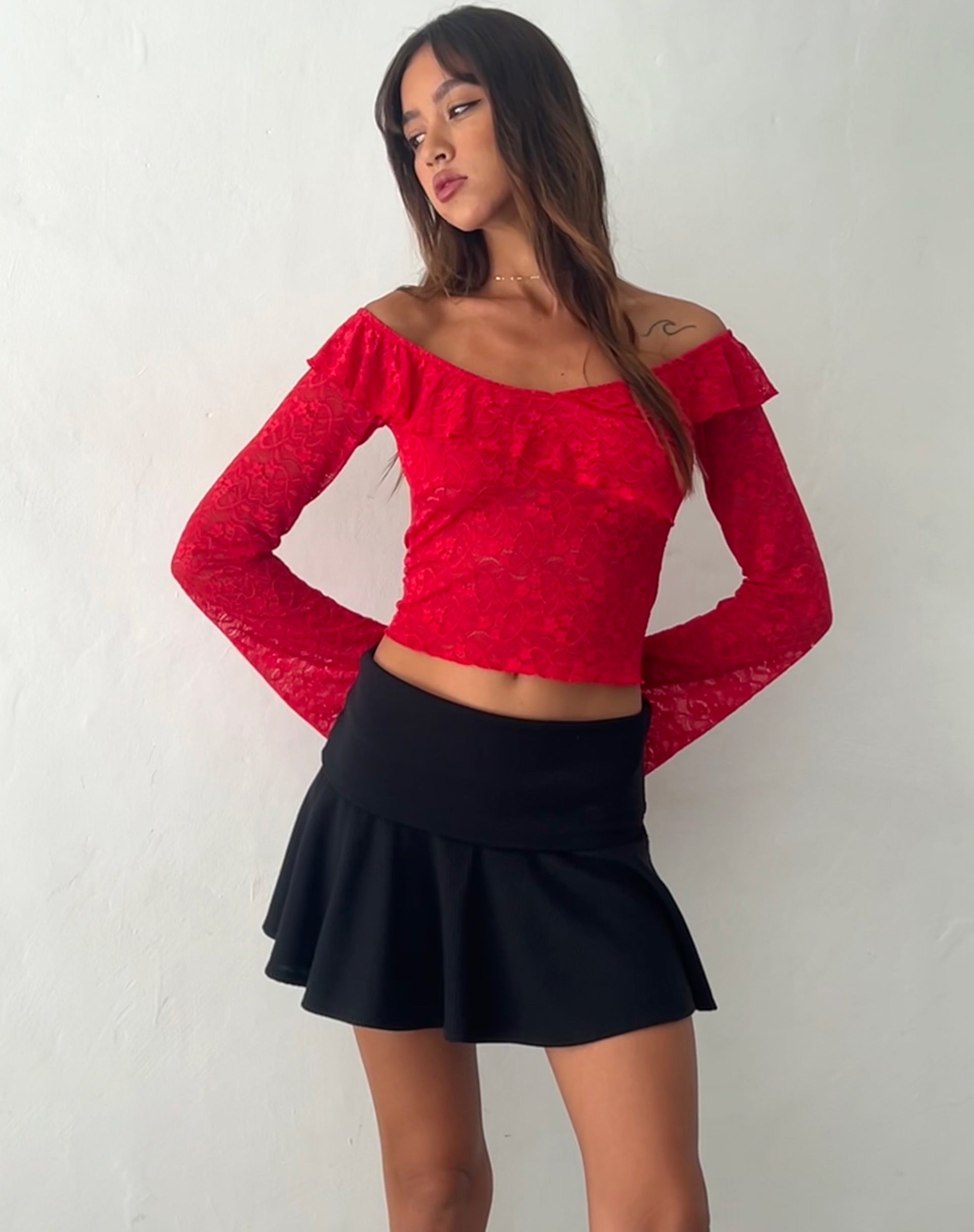 Imagen de Soka Bardot Frill Top de Encaje Rojo