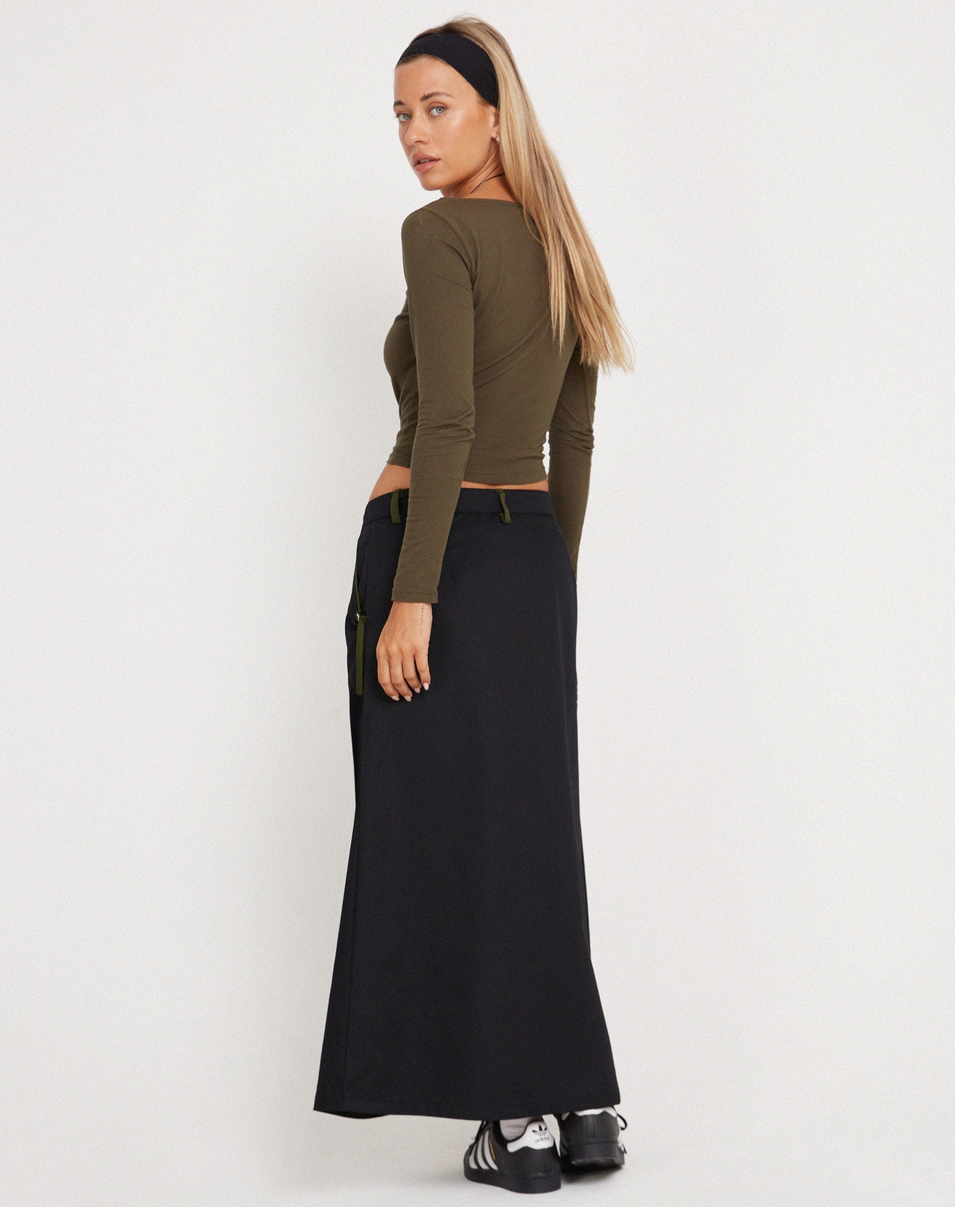 Imagen de Sorrel Falda Midi en Negro Verde Bosque