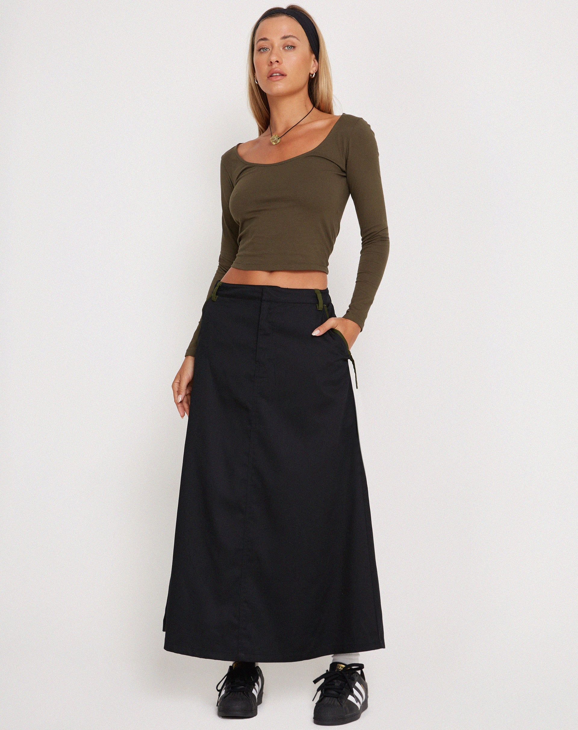 Imagen de Sorrel Falda Midi en Negro Verde Bosque