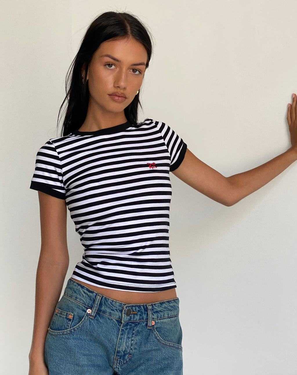 Camiseta Sutin de rayas blancas y negras con bordado M