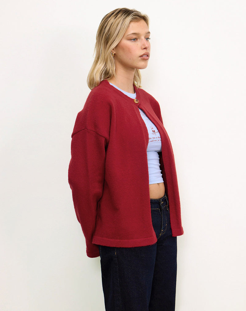 Imagen de Maureen Cardi en rojo