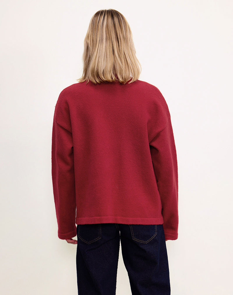 Imagen de Maureen Cardi en rojo