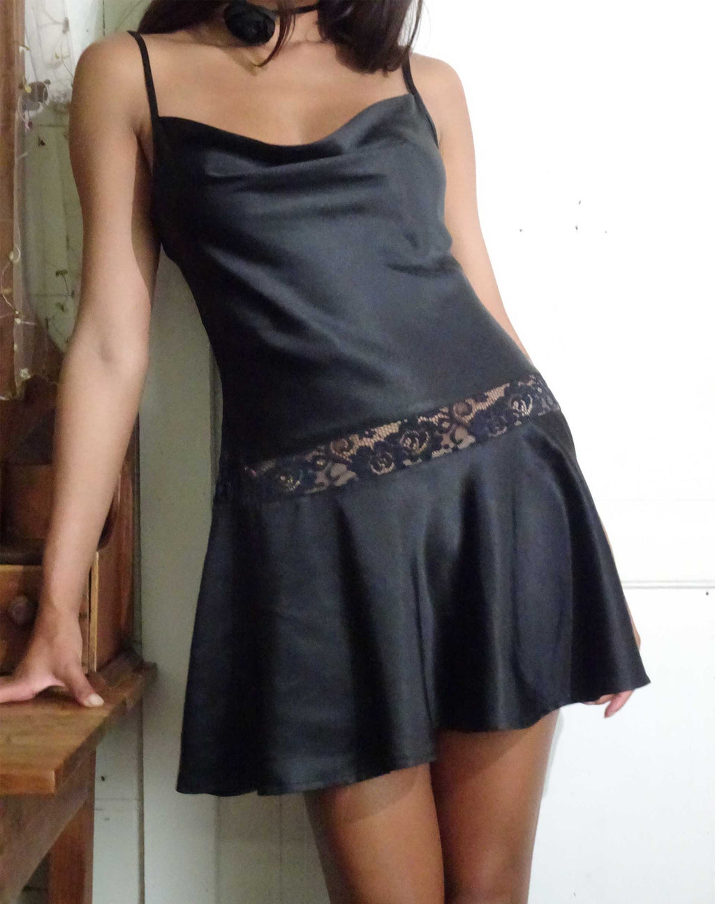 Tahira Mini Slip Dress en Satén Negro