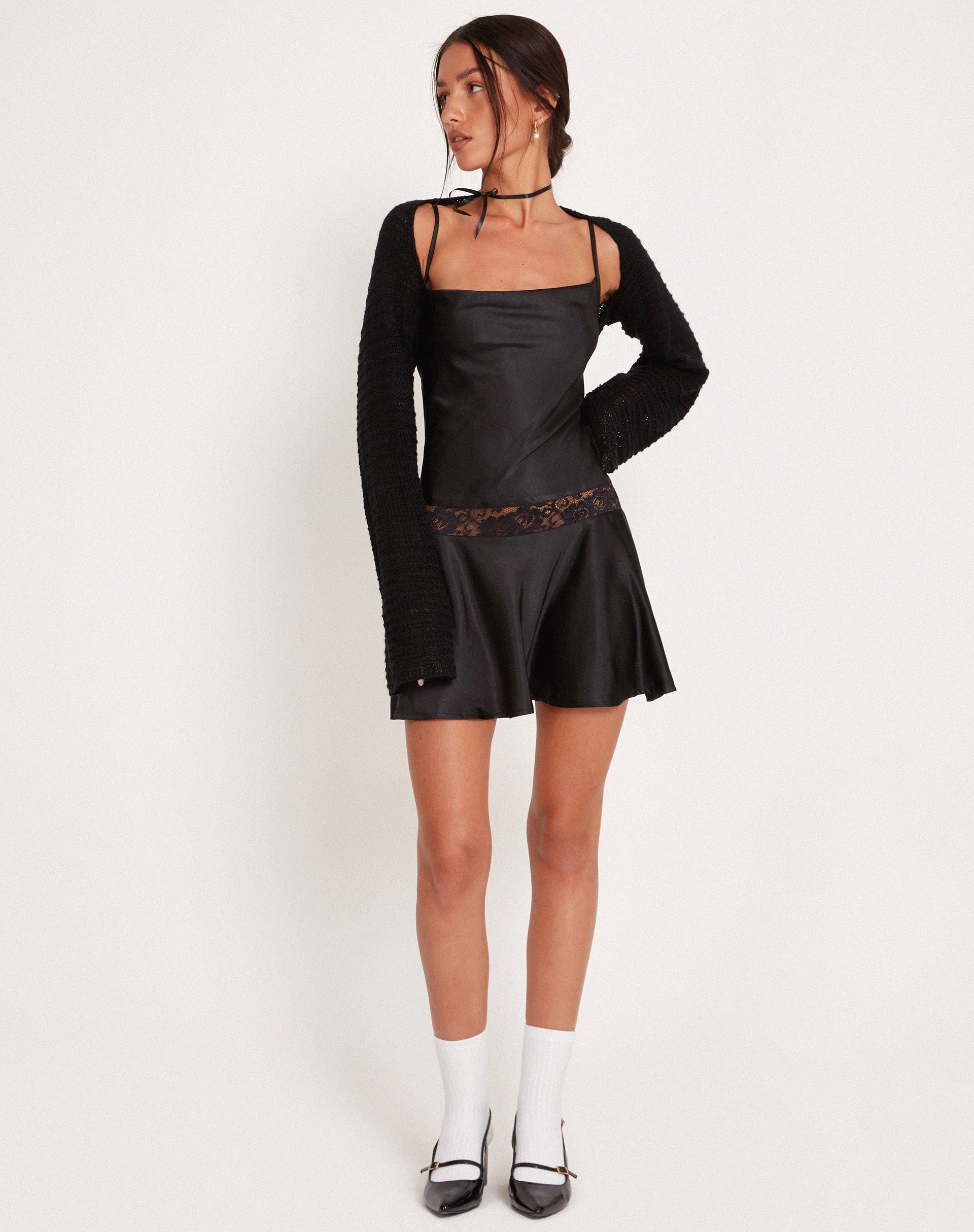 Imagen de Tahira Mini Slip Dress in Satin Negro