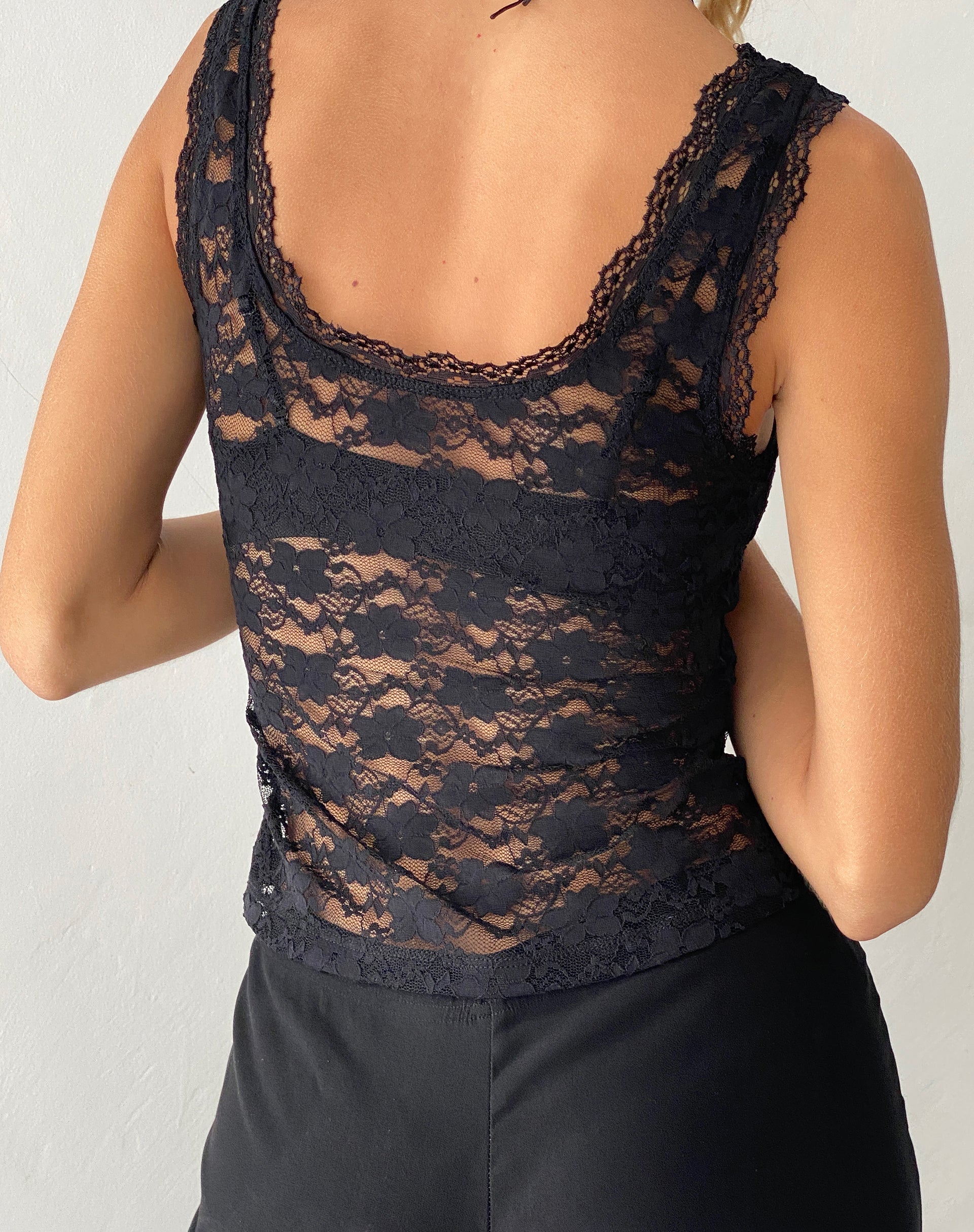 imagen de Tahoa Lace Vest en Negro