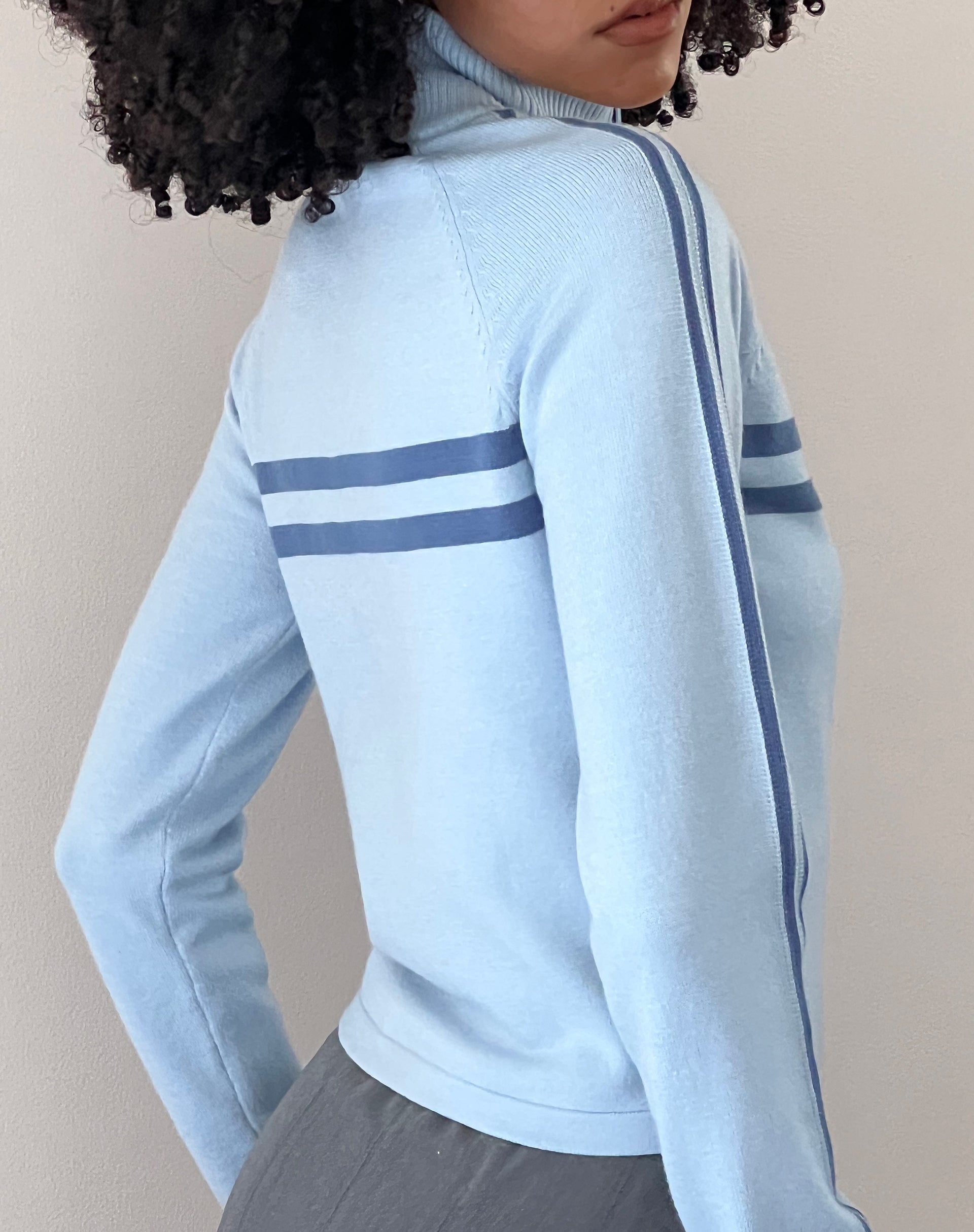 Imagen de Talisa Chaqueta deportiva de punto azul claro con cremallera