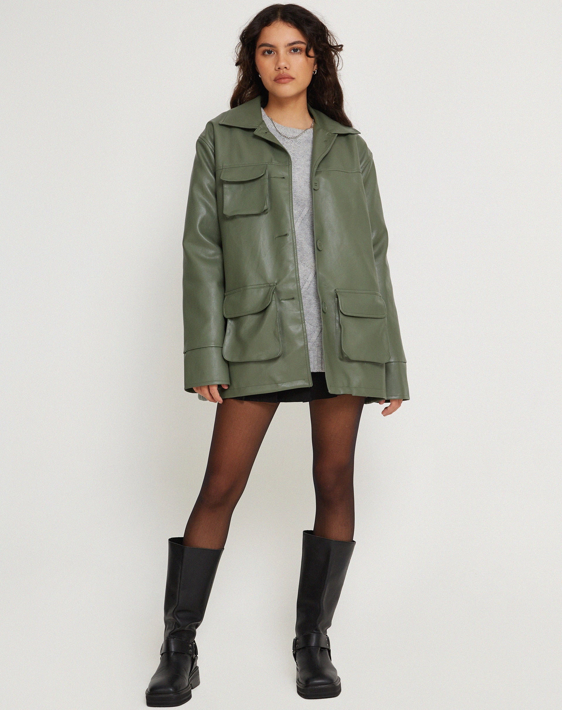imagen de la Chaqueta Tavira en PU Verde Militar