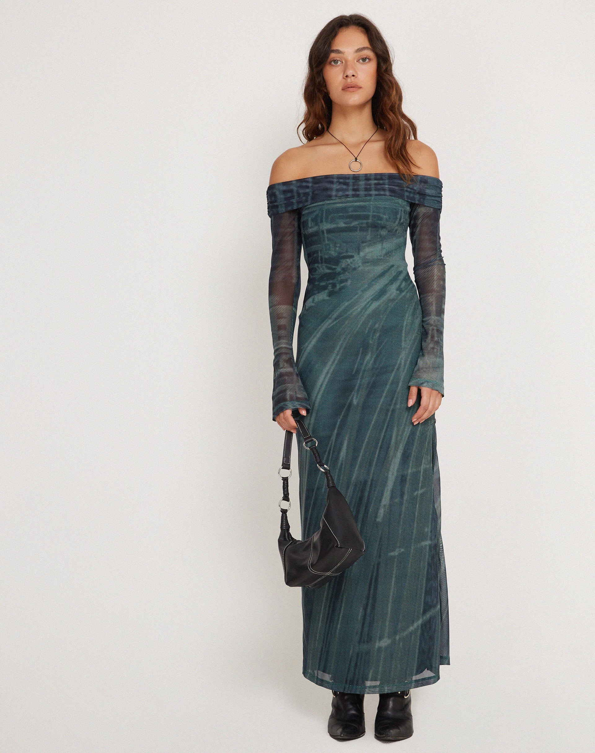 imagen de Terra Bardot Midi Dress in Cityscape Green