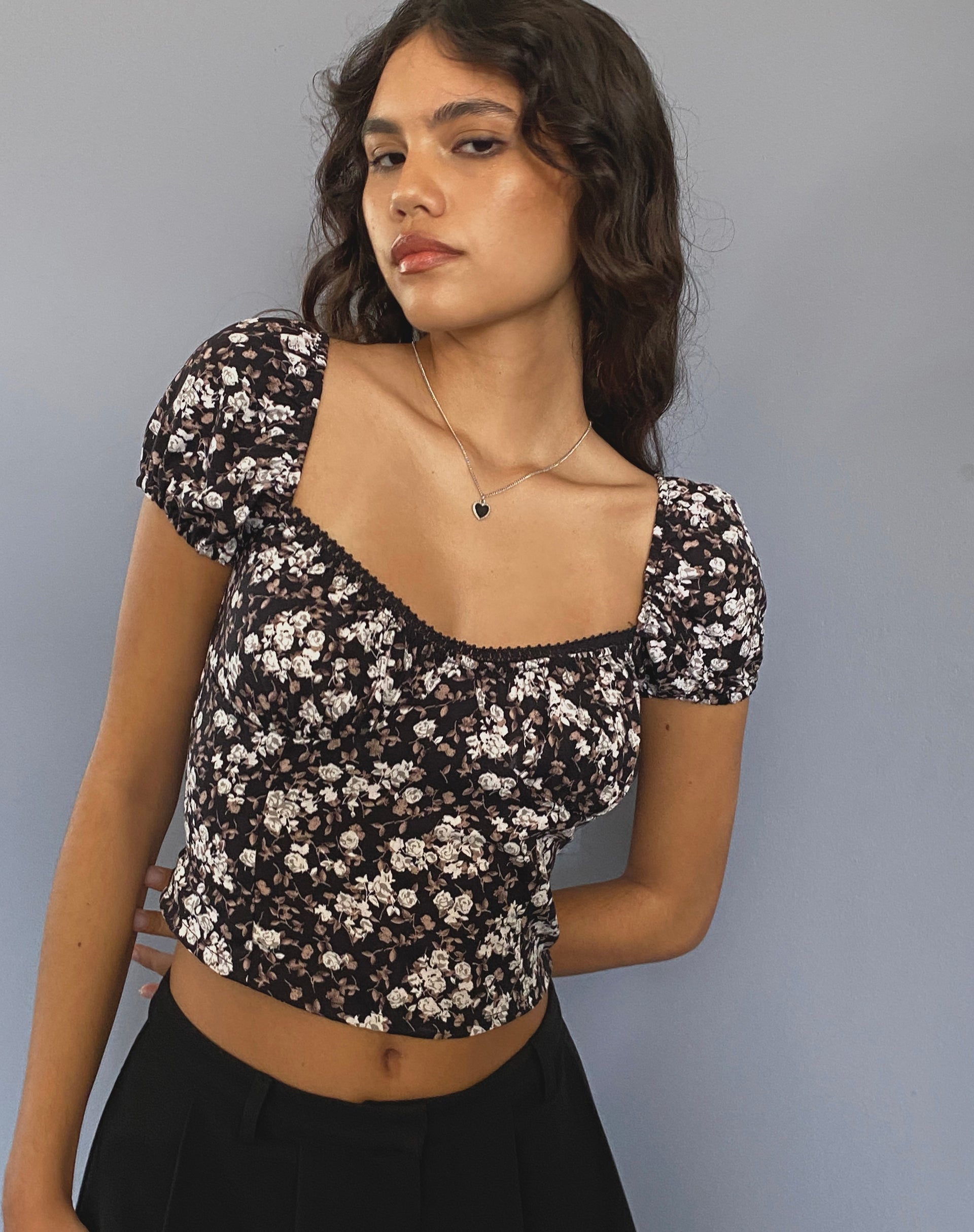 Imagen de Tezu Sweetheart Top en Dark Wild Flower