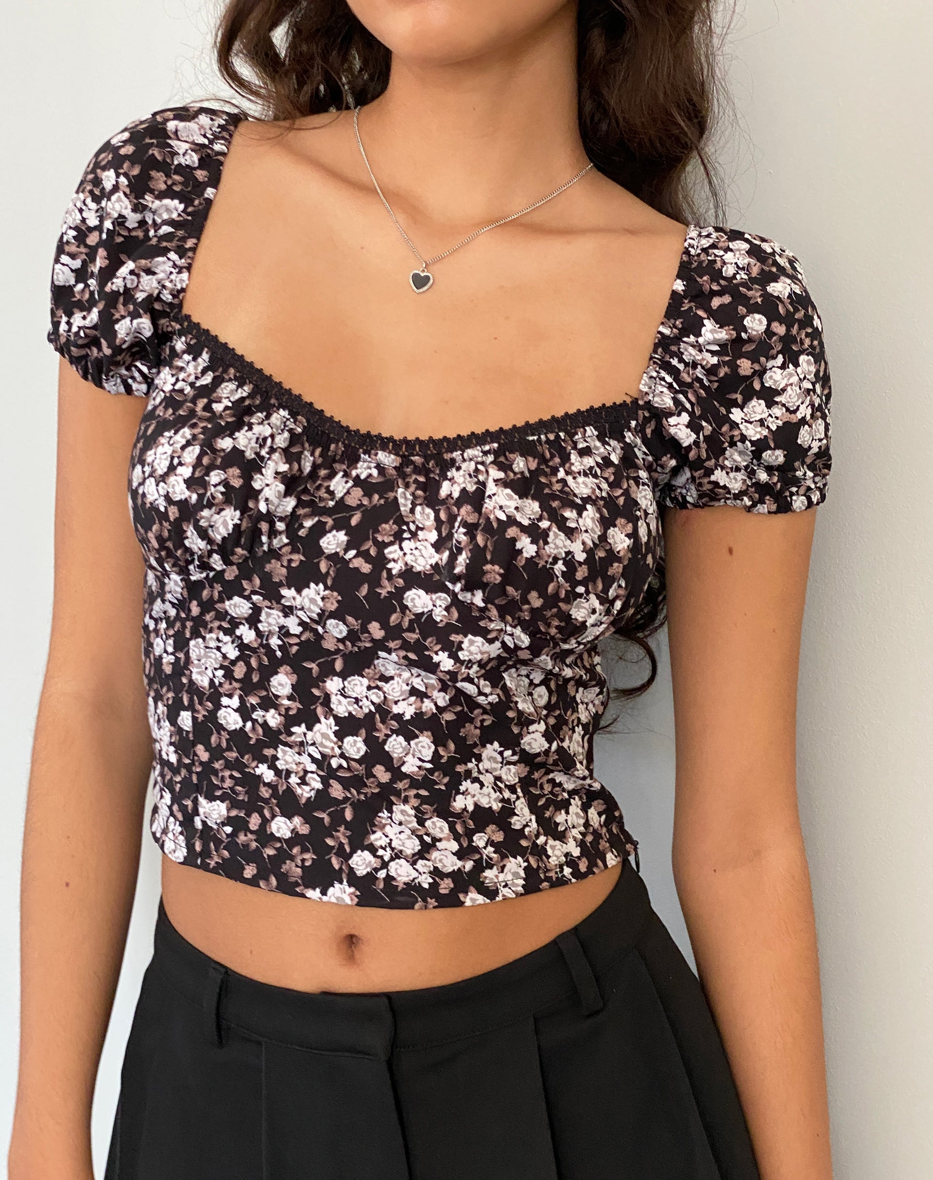Imagen de Tezu Sweetheart Top en Dark Wild Flower