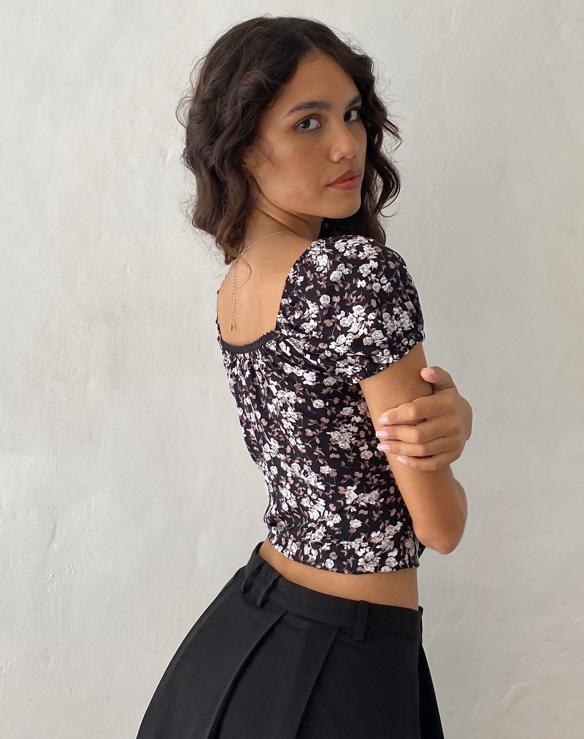 Imagen de Tezu Sweetheart Top en Dark Wild Flower