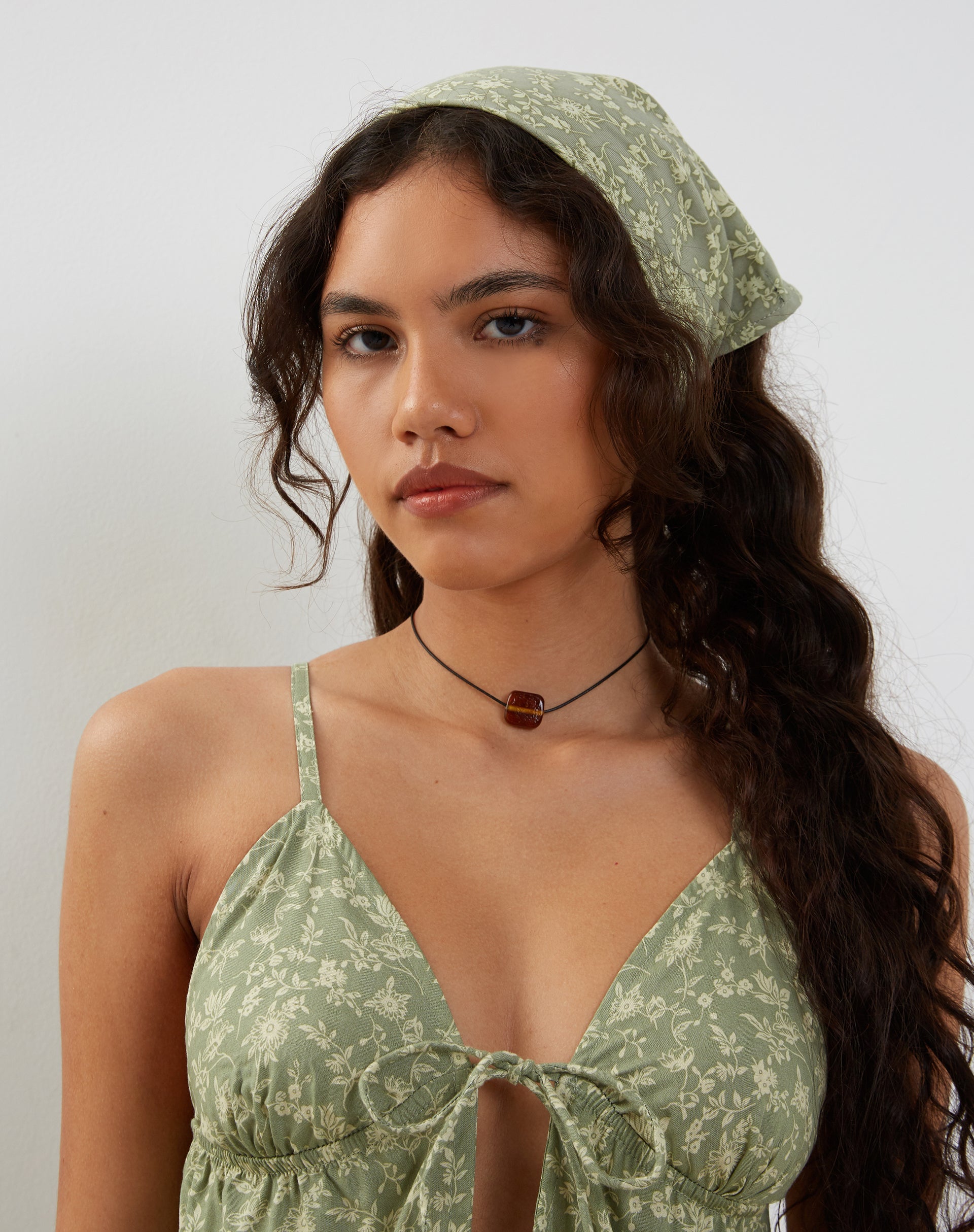 Imagen de Tezza Tie Front Cami Top in Ditsy Floral Green