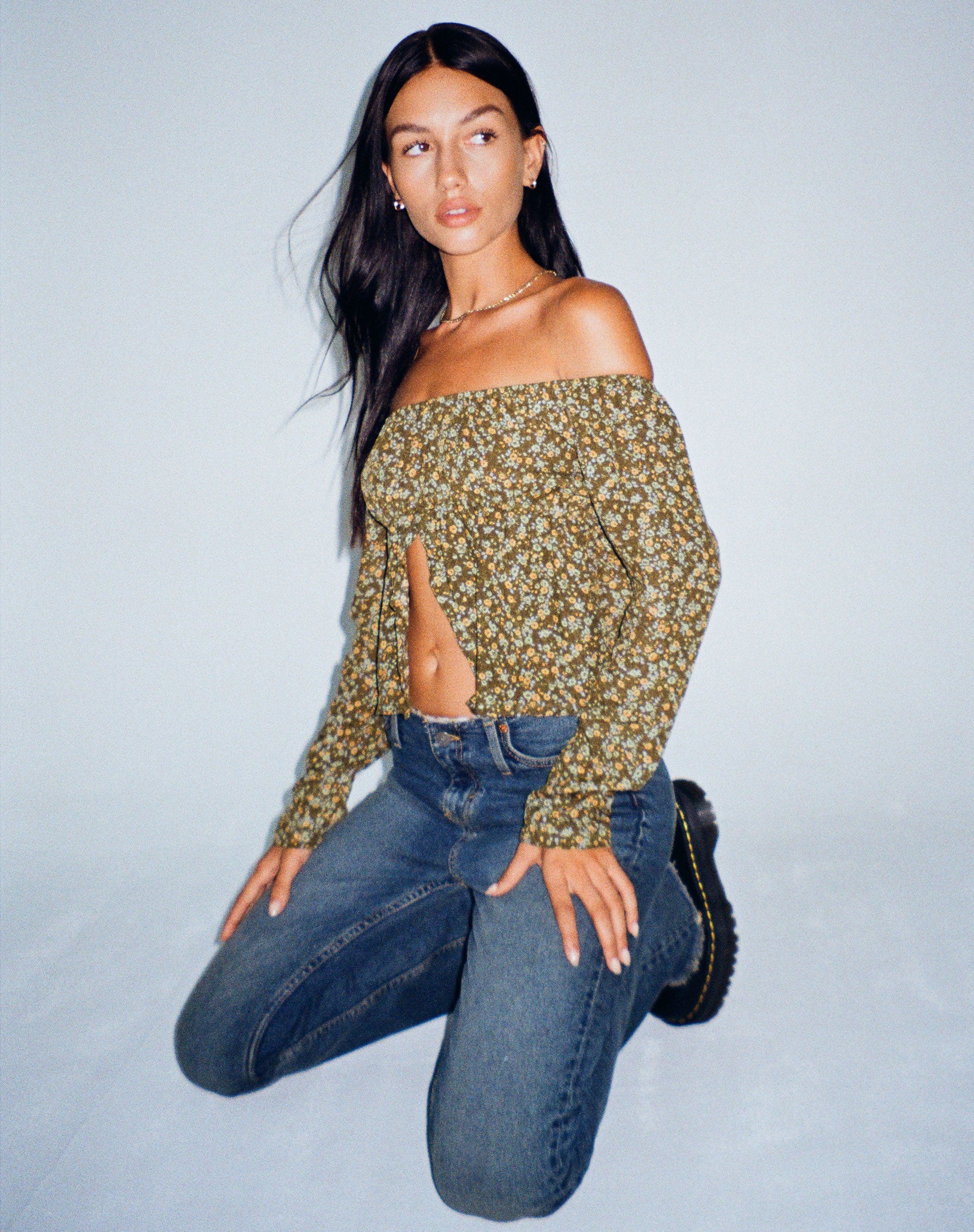 imagen de THENA TOP GRUNGEY FLORAL KHAKI