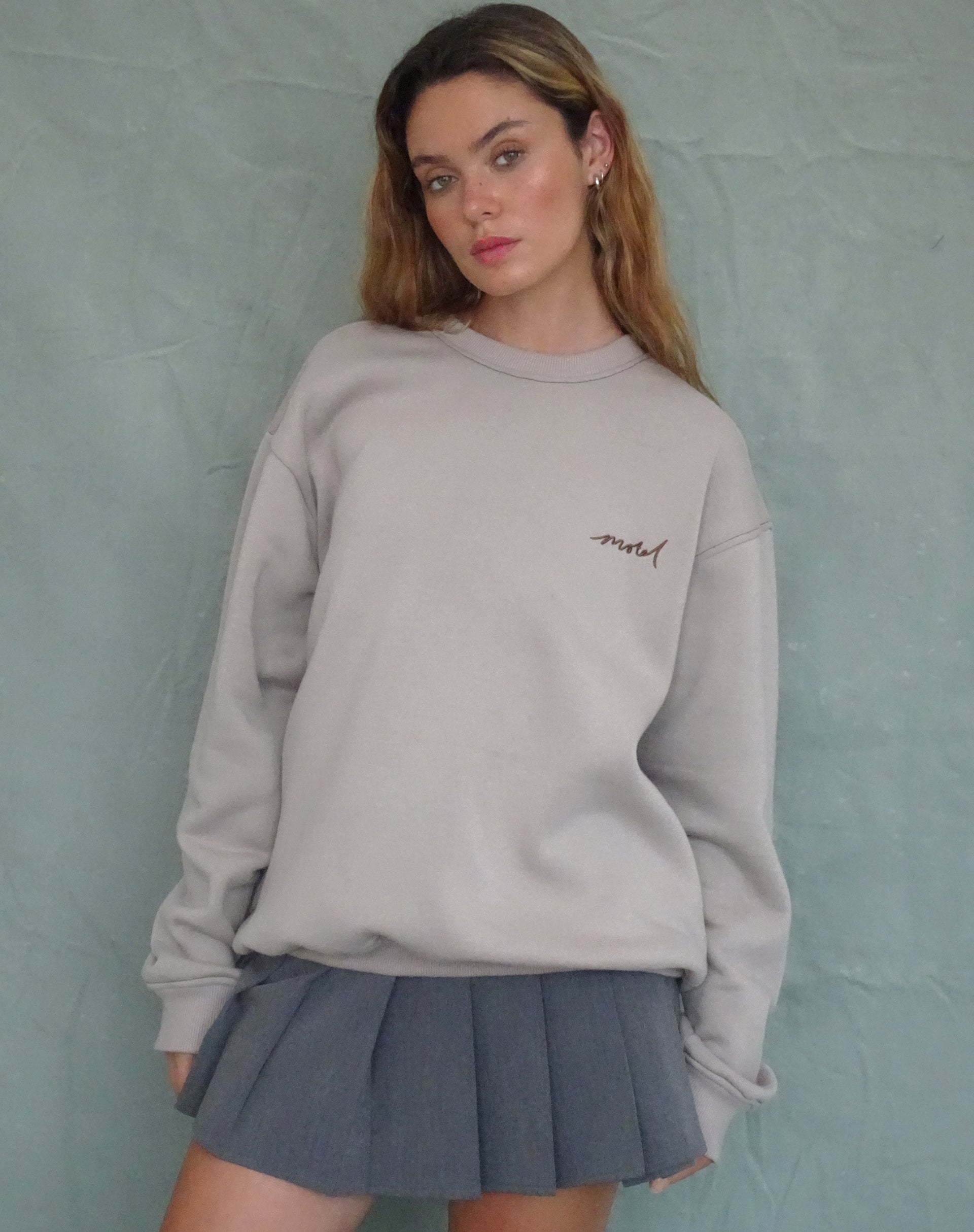 Imagen de Sudadera Tillie en Champiñón con Bordado Motel Marrón