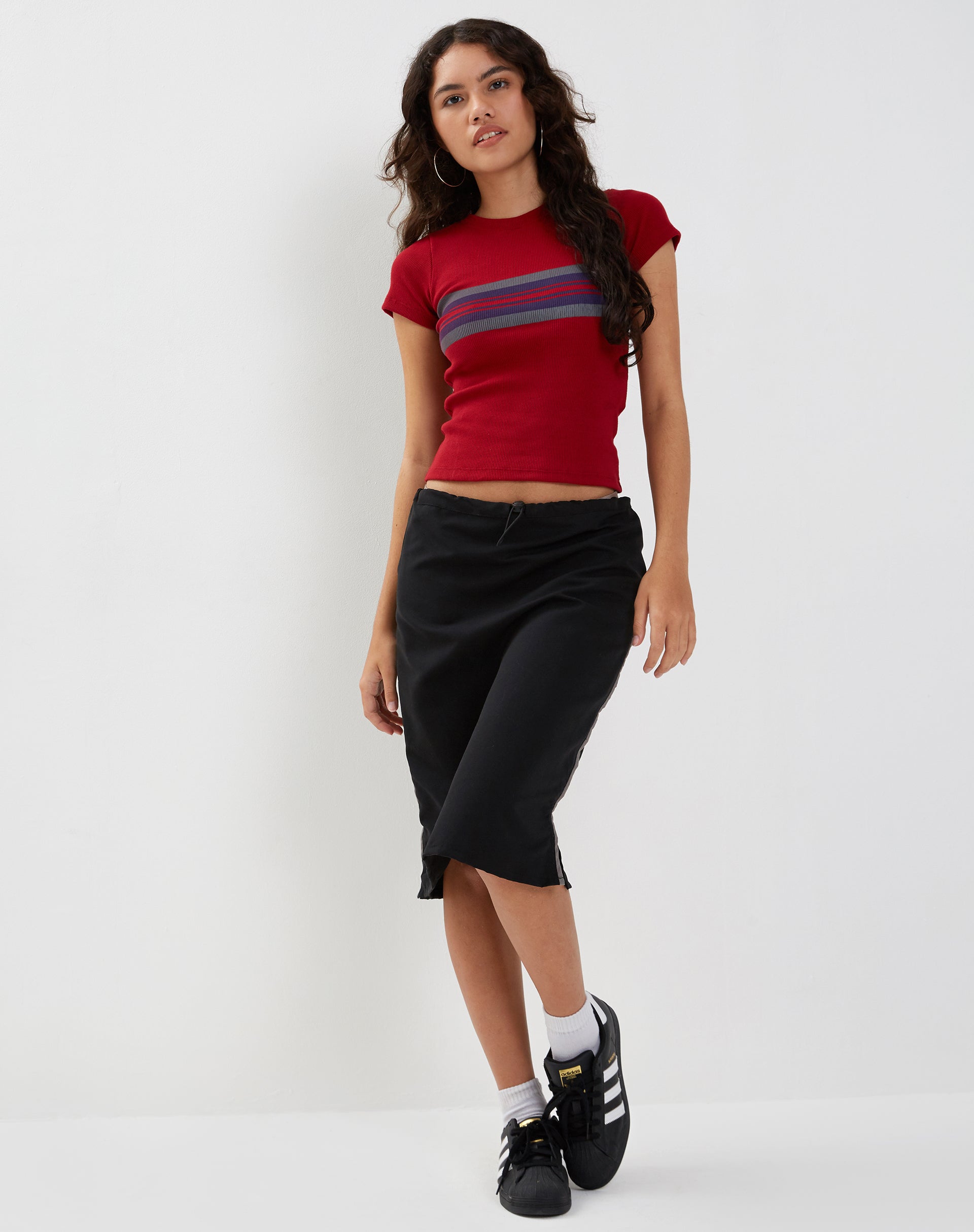 Imagen de Ashlyn Cargo Midi Skirt en negro con rayas blancas