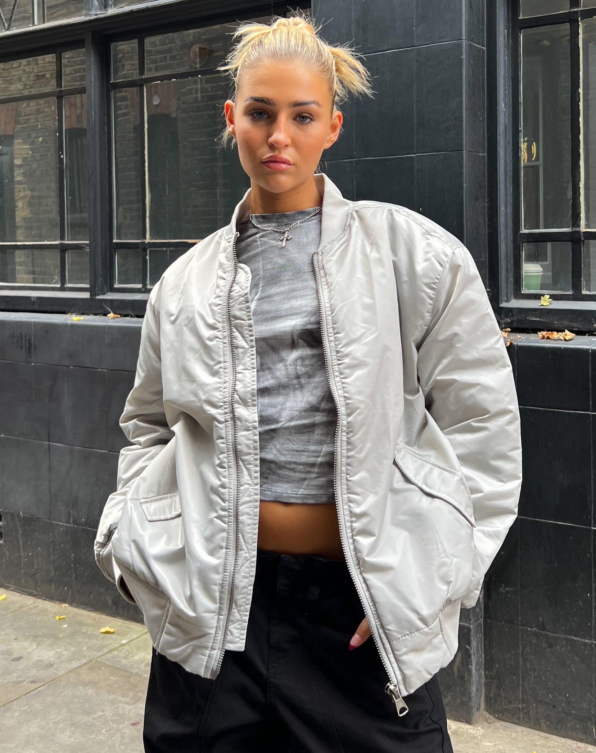 imagen de la chaqueta Junpyo en Glacier Grey