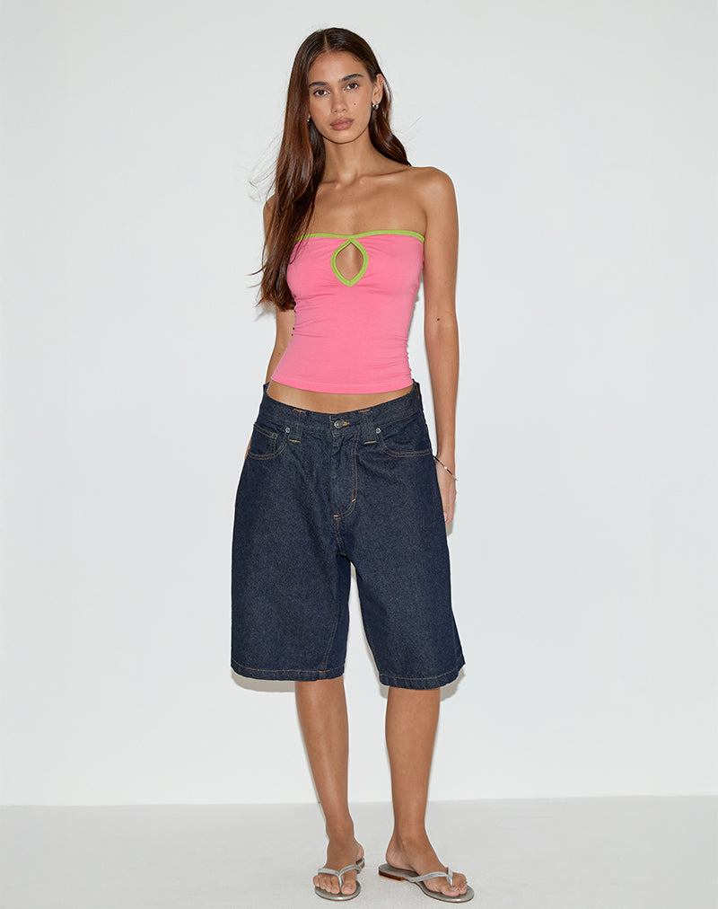 Imagen de Tiria Cutout Bandeau Top en Bubble Gum con ribete verde hoja