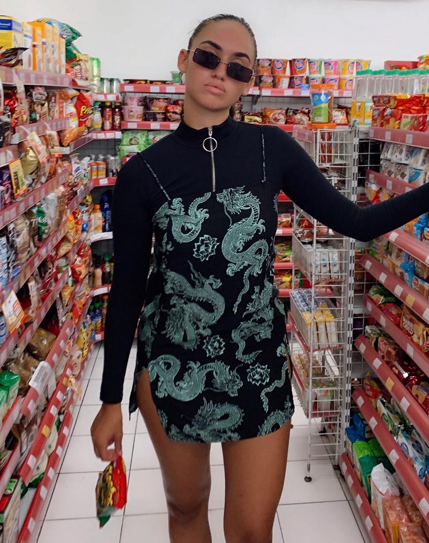 Imagen del Vestido Tista en Flor de Dragón Negro y Menta