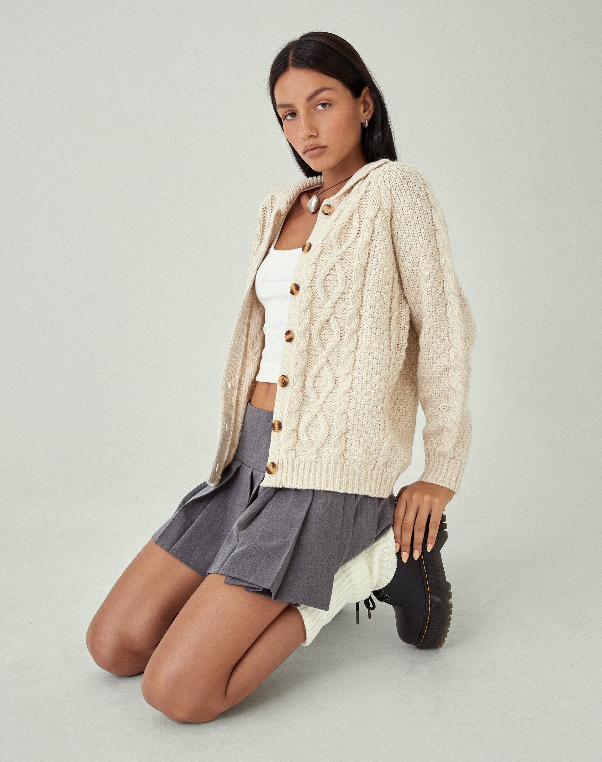 imagen de MOTEL X JACQUIE Triny Cardigan en Cable Knit Oatmeal