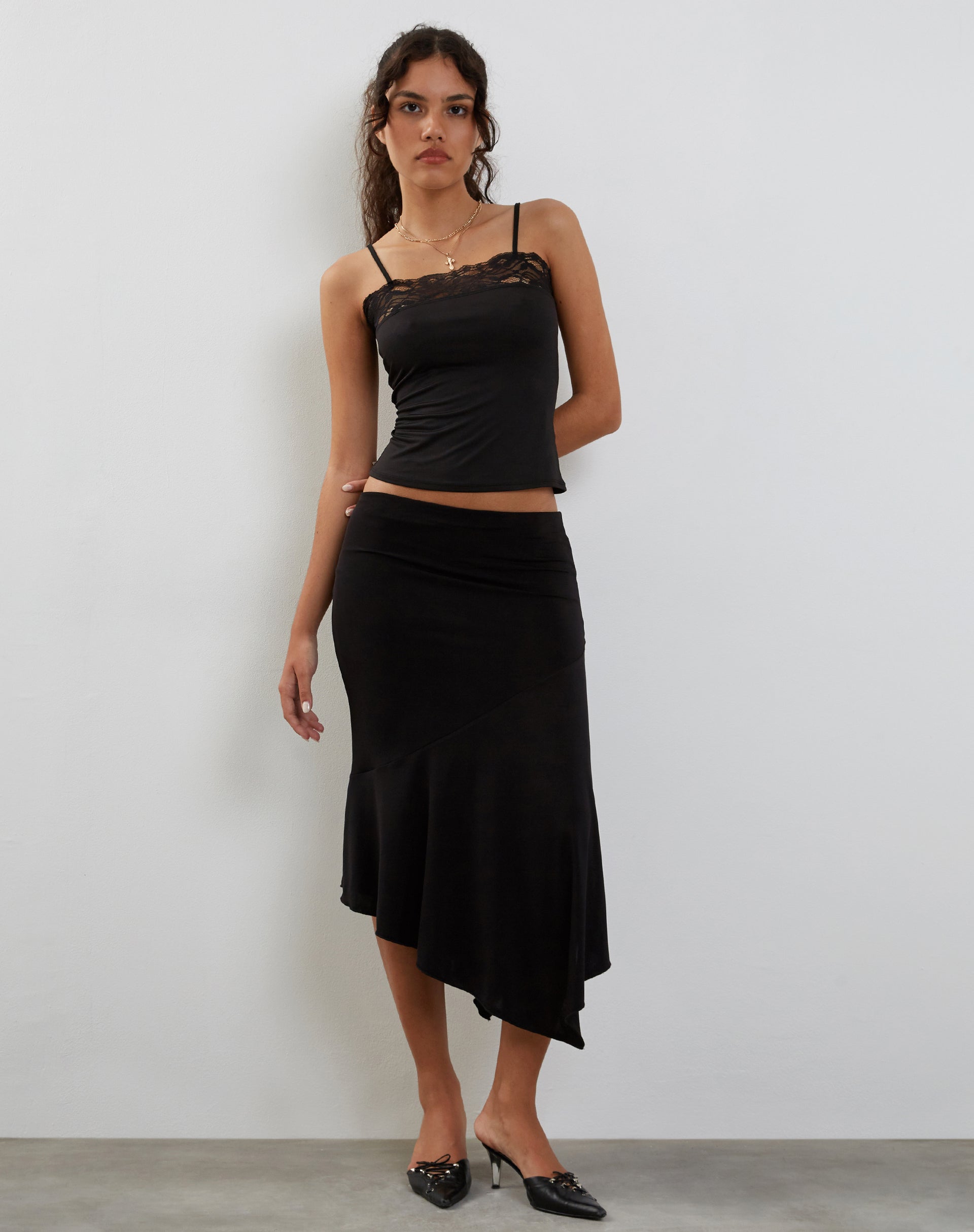 Imagen de Tucci Vest Top en Slinky Lace Negro