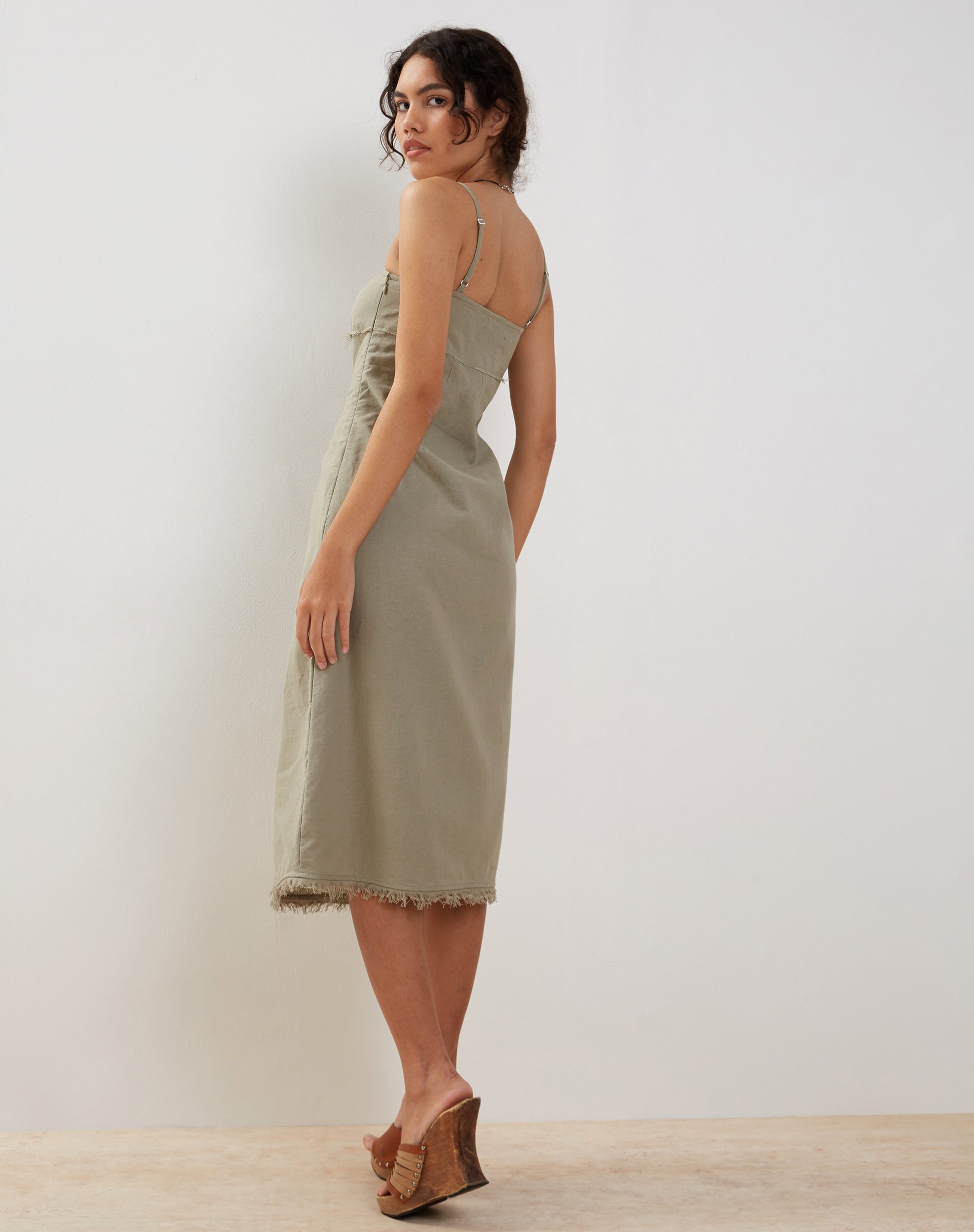 Imagen de Una Distressed Hem Midi Slip Dress in Slate Green Linen