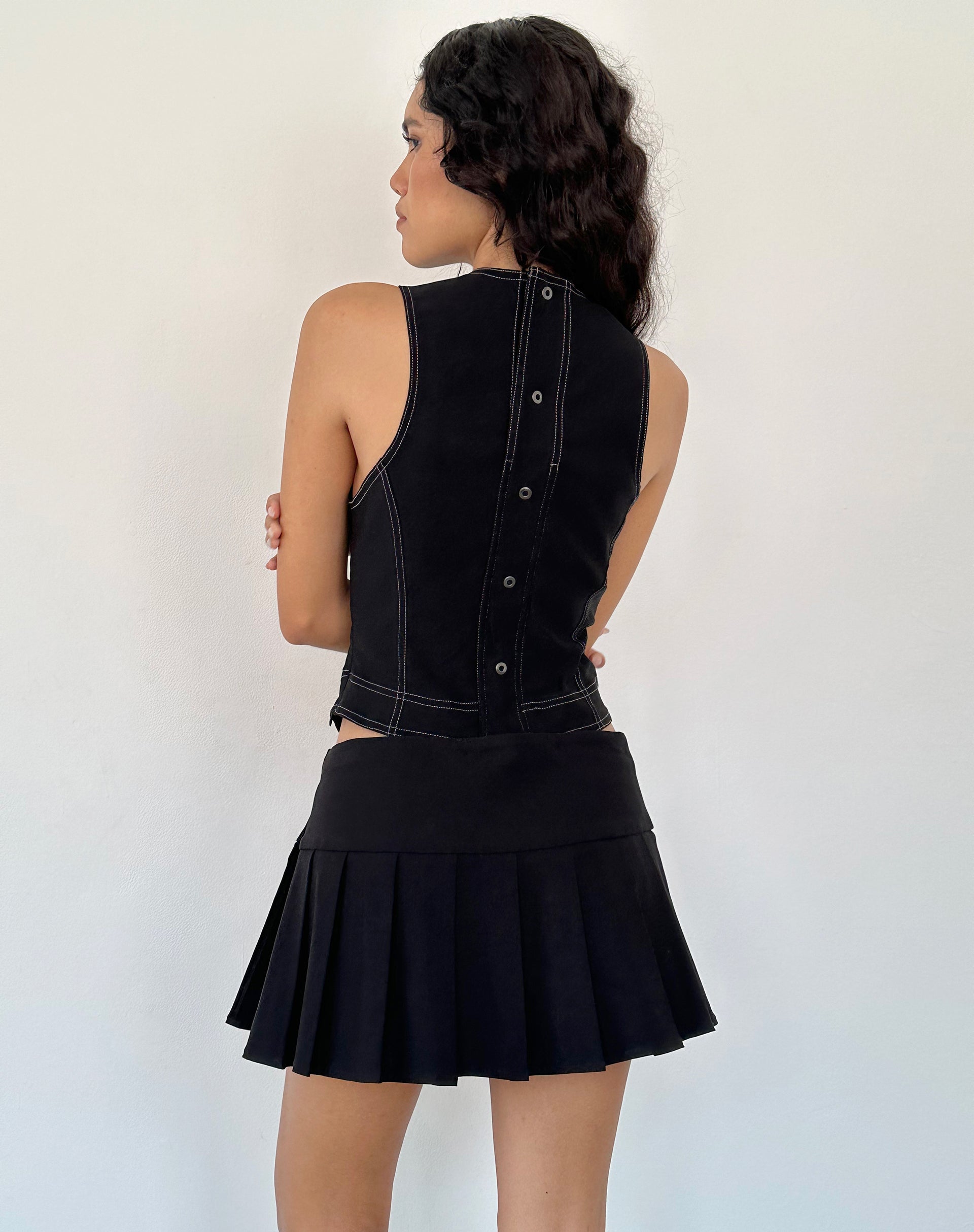 Imagen de Verbena Lace Panel Top in Black Sastrería