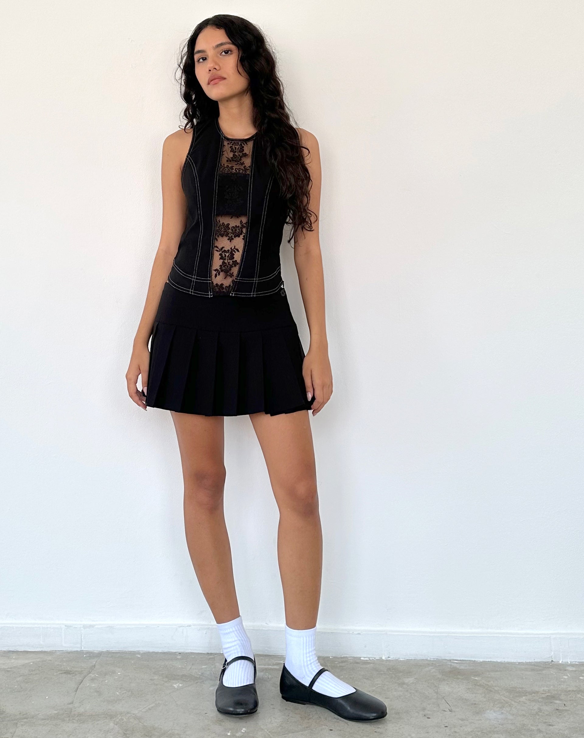 Imagen de Verbena Lace Panel Top in Black Sastrería